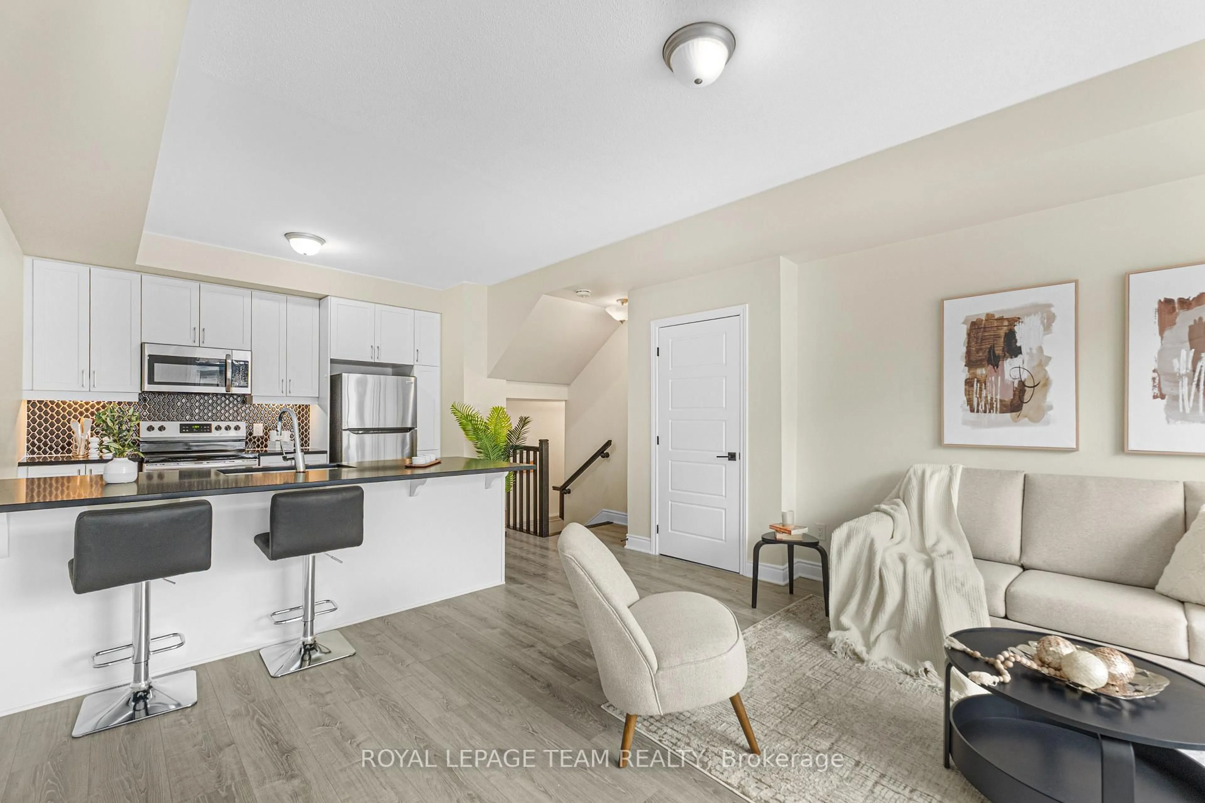 Open concept kitchen, unknown for 625 Makwa Private, Ottawa Ontario K1K 5A4