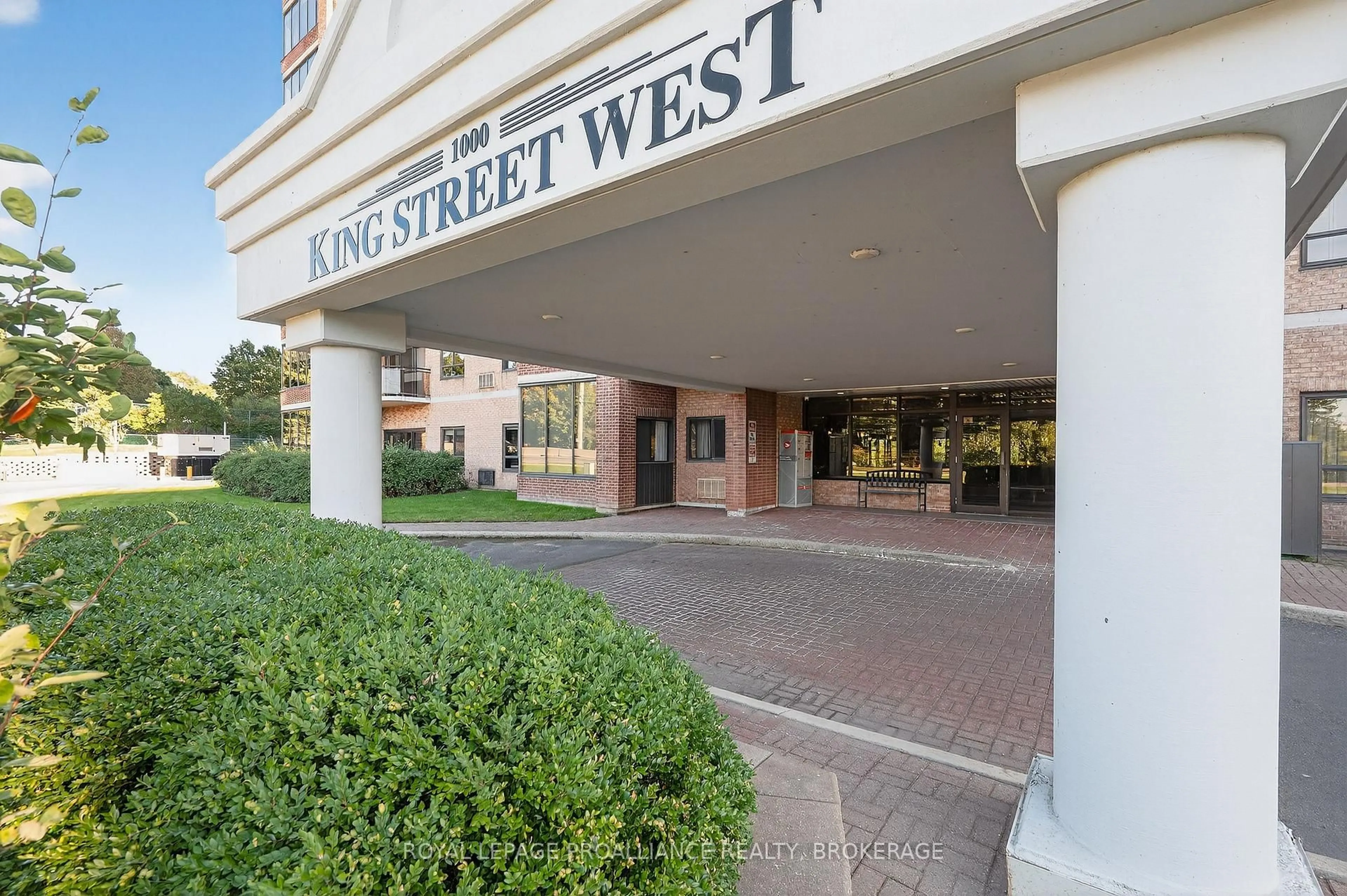 Lobby for 1000 King St #701, Kingston Ontario K7M 8H3