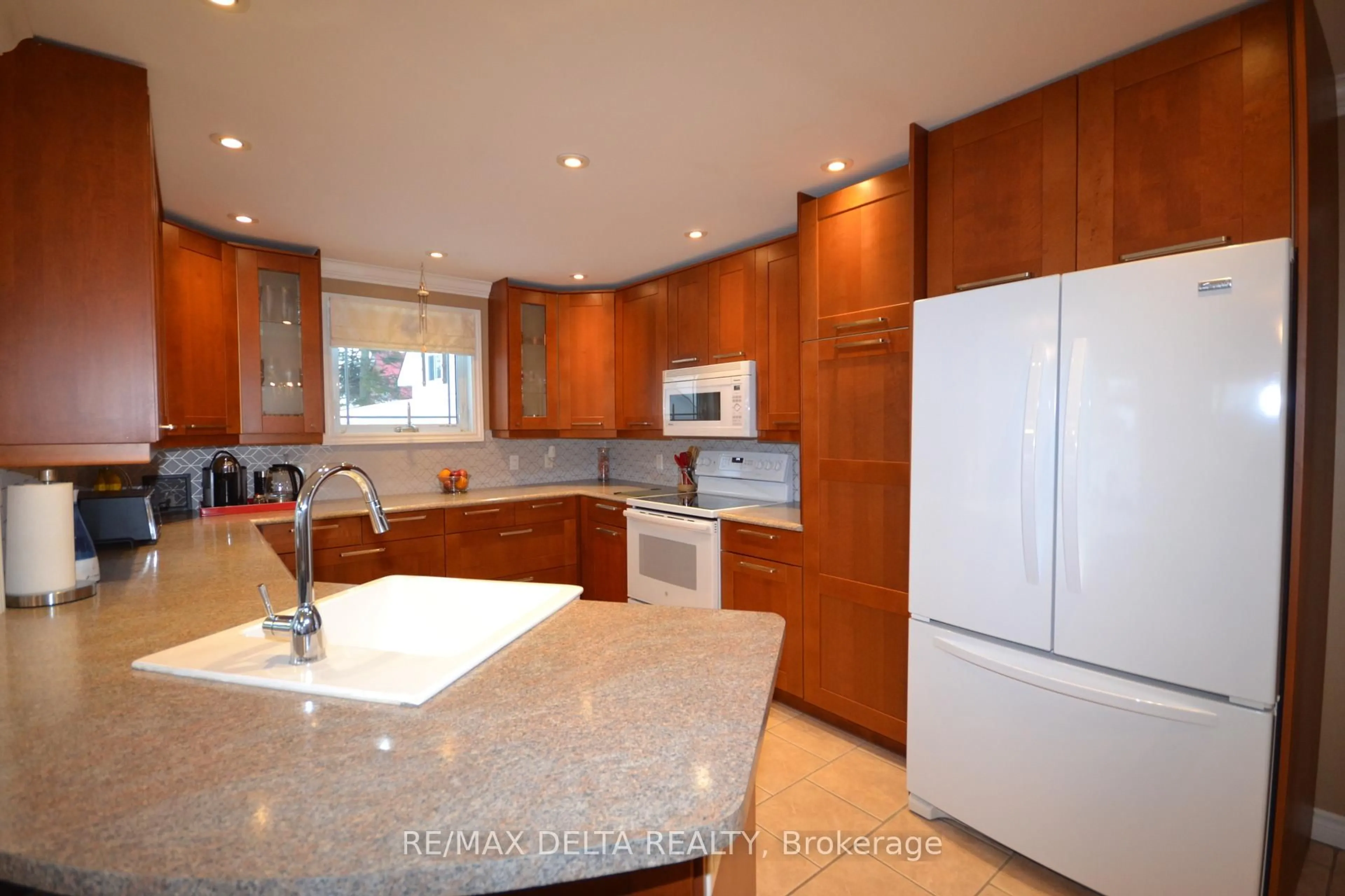 Unknown for 909 Chapman St, Clarence-Rockland Ontario K4K 1E5