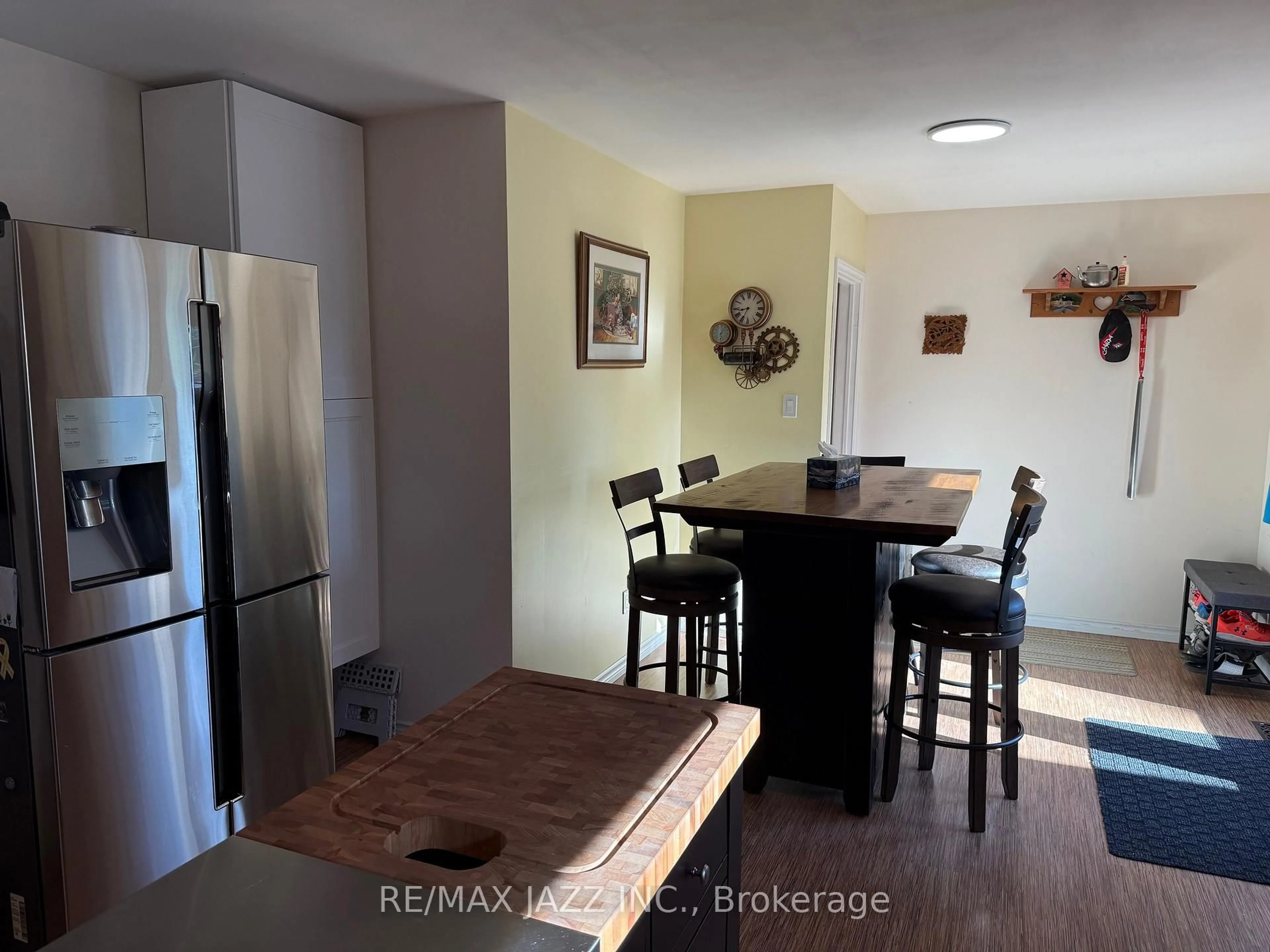 Dining room, wood/laminate floor for 1967 Comstock Line, Asphodel-Norwood Ontario K0L 2V0