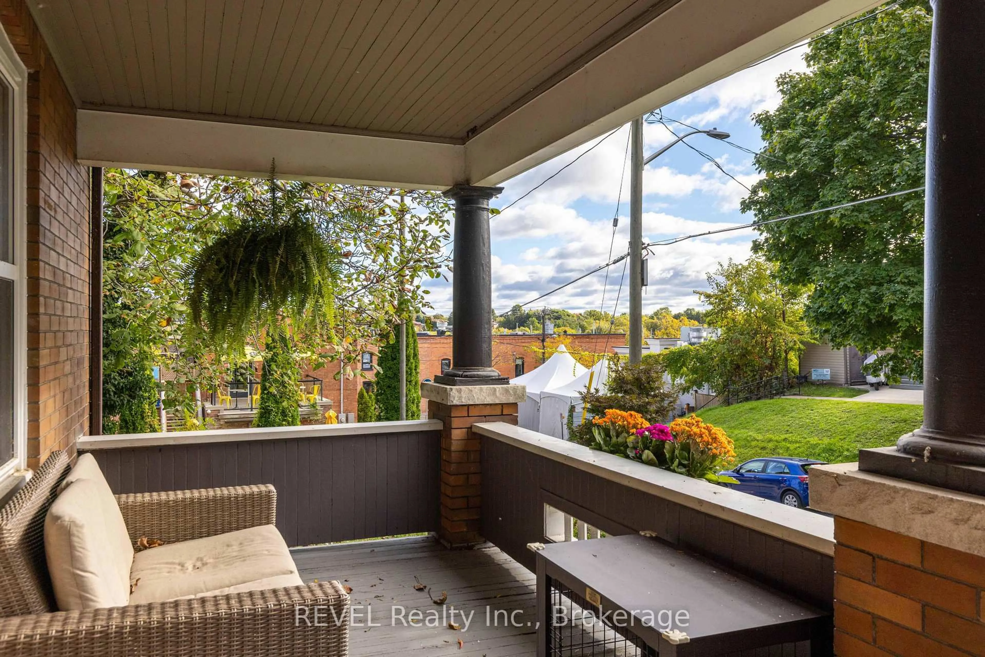 Patio, street for 10 Canal St, St. Catharines Ontario L2N 4S6