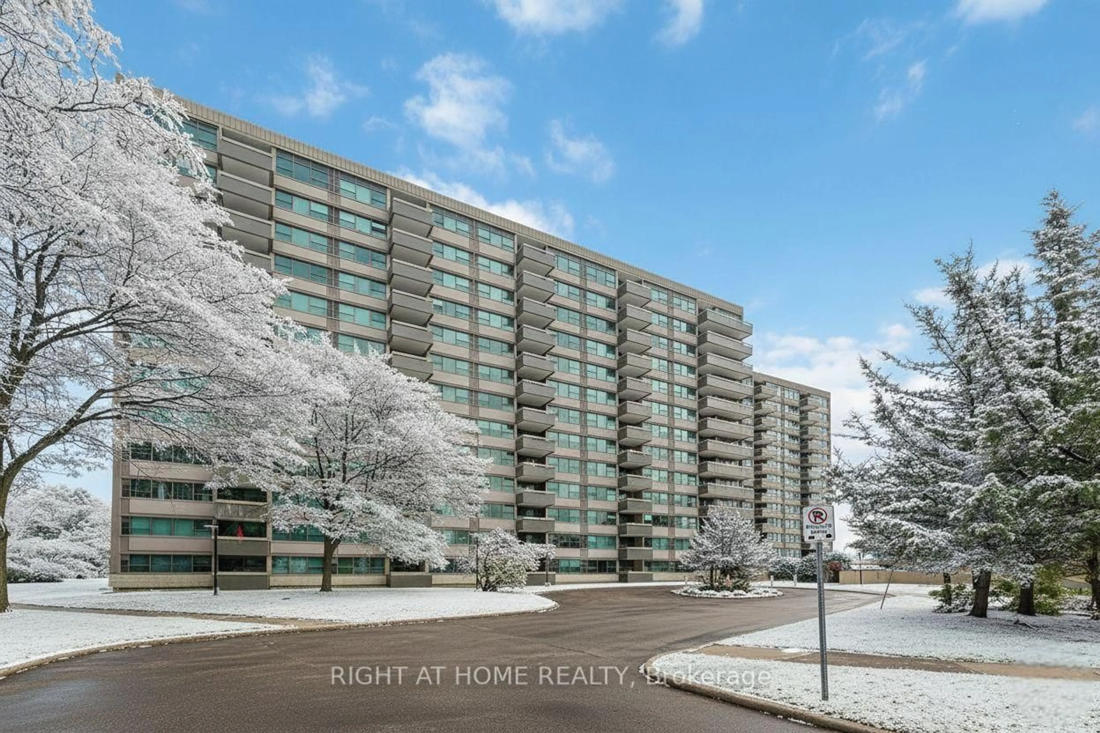 Unknown for 555 Brittany Dr #903, Ottawa Ontario K1K 4C5