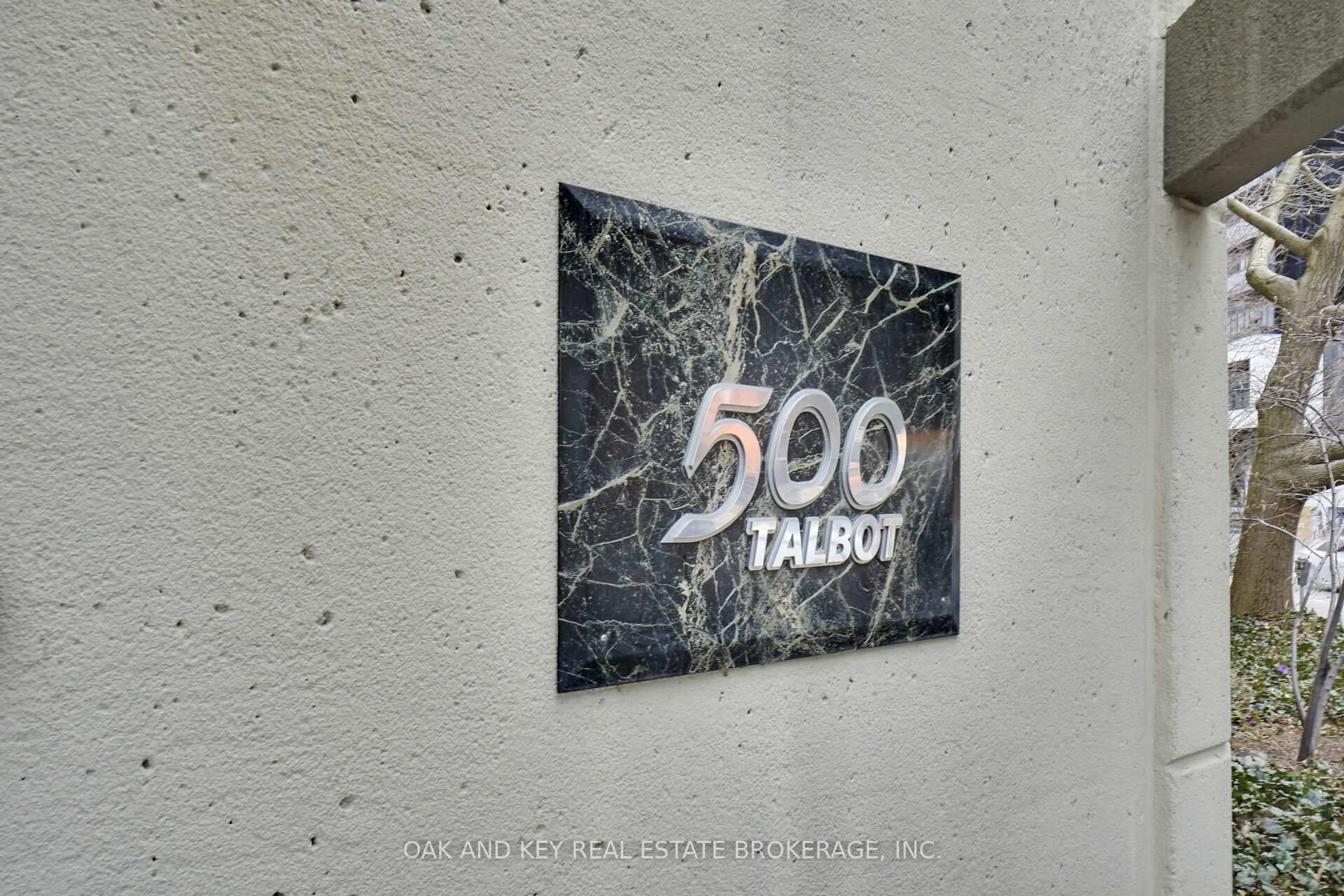 Lobby for 500 Talbot St #1404, London East Ontario N6A 2S3