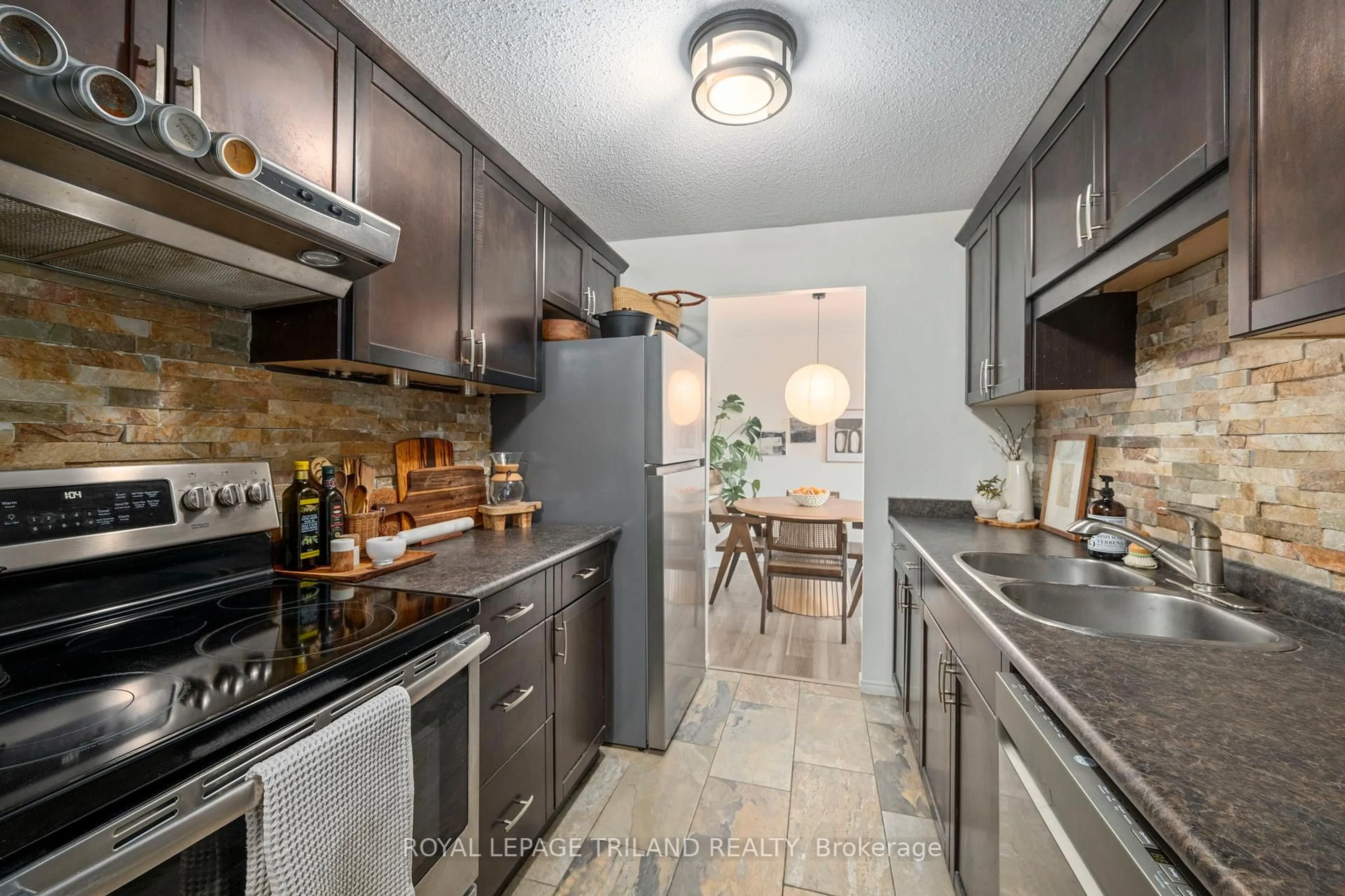 Unknown for 45 Pond Mills Rd #612, London South Ontario N5Z 4W5