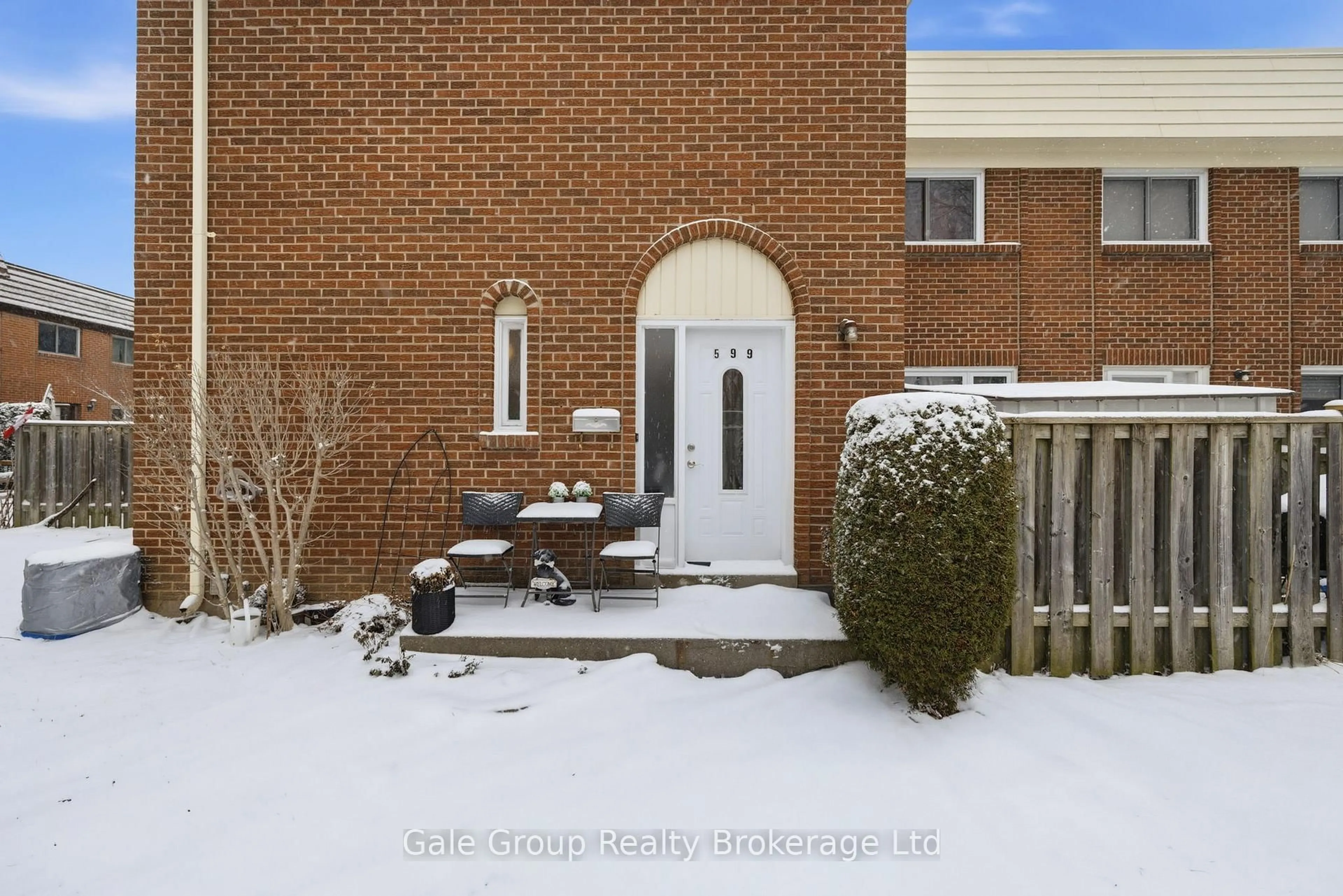 Patio, street for 599 Gainsborough Rd, London North Ontario N6G 2C5