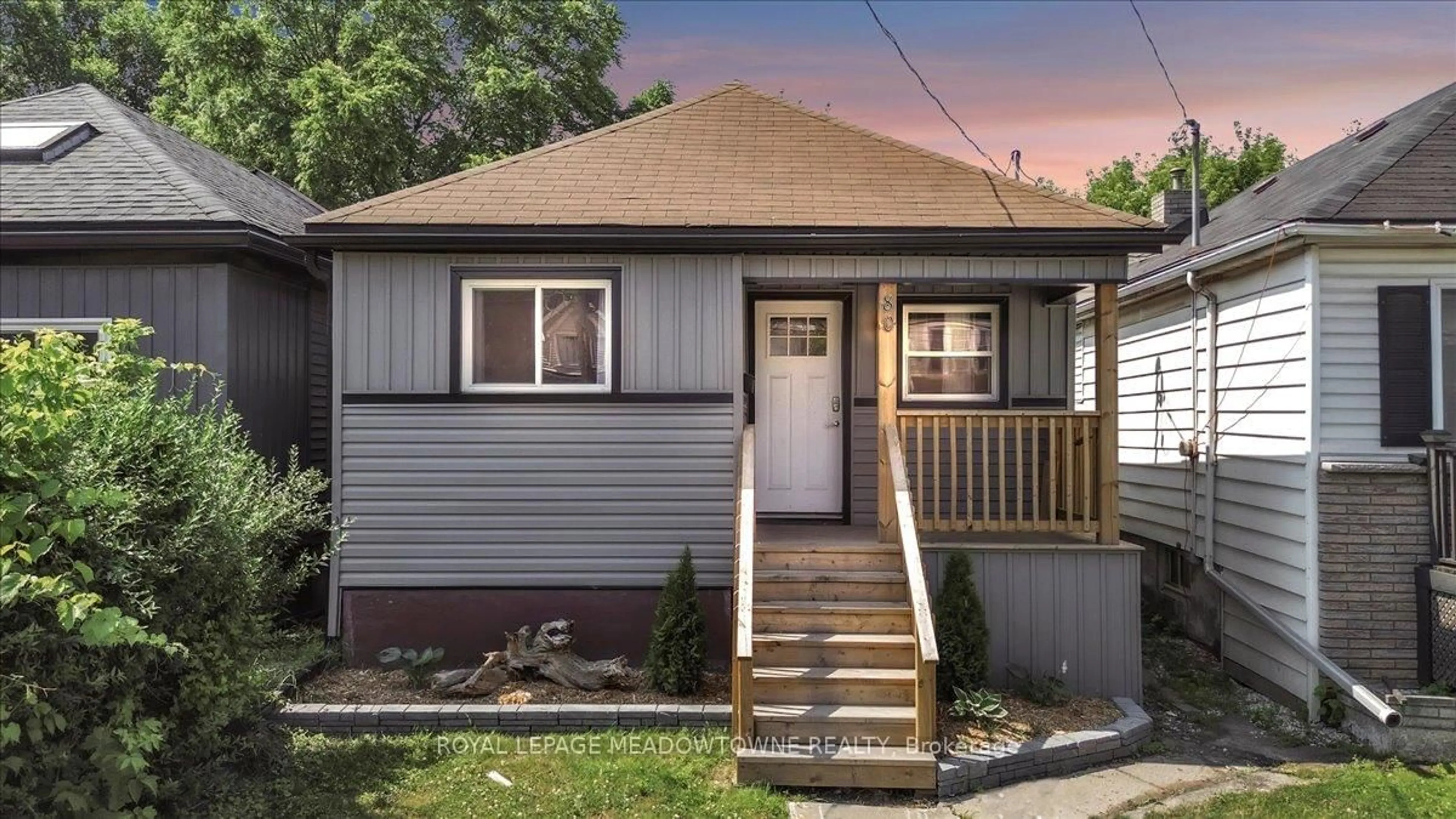 Home with vinyl exterior material, street for 80 McAnulty Blvd, Hamilton Ontario L8H 3H1