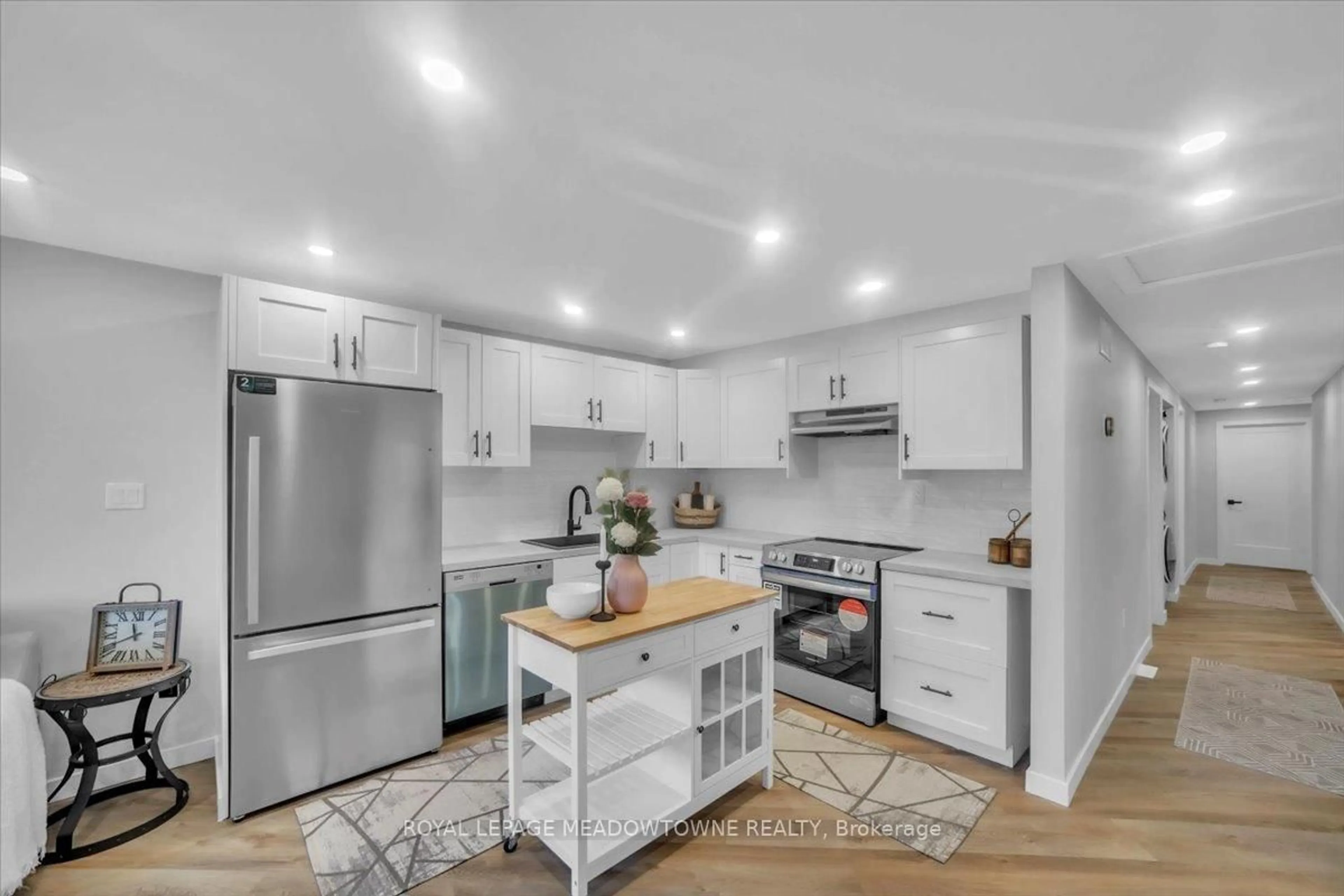 Open concept kitchen, unknown for 80 McAnulty Blvd, Hamilton Ontario L8H 3H1