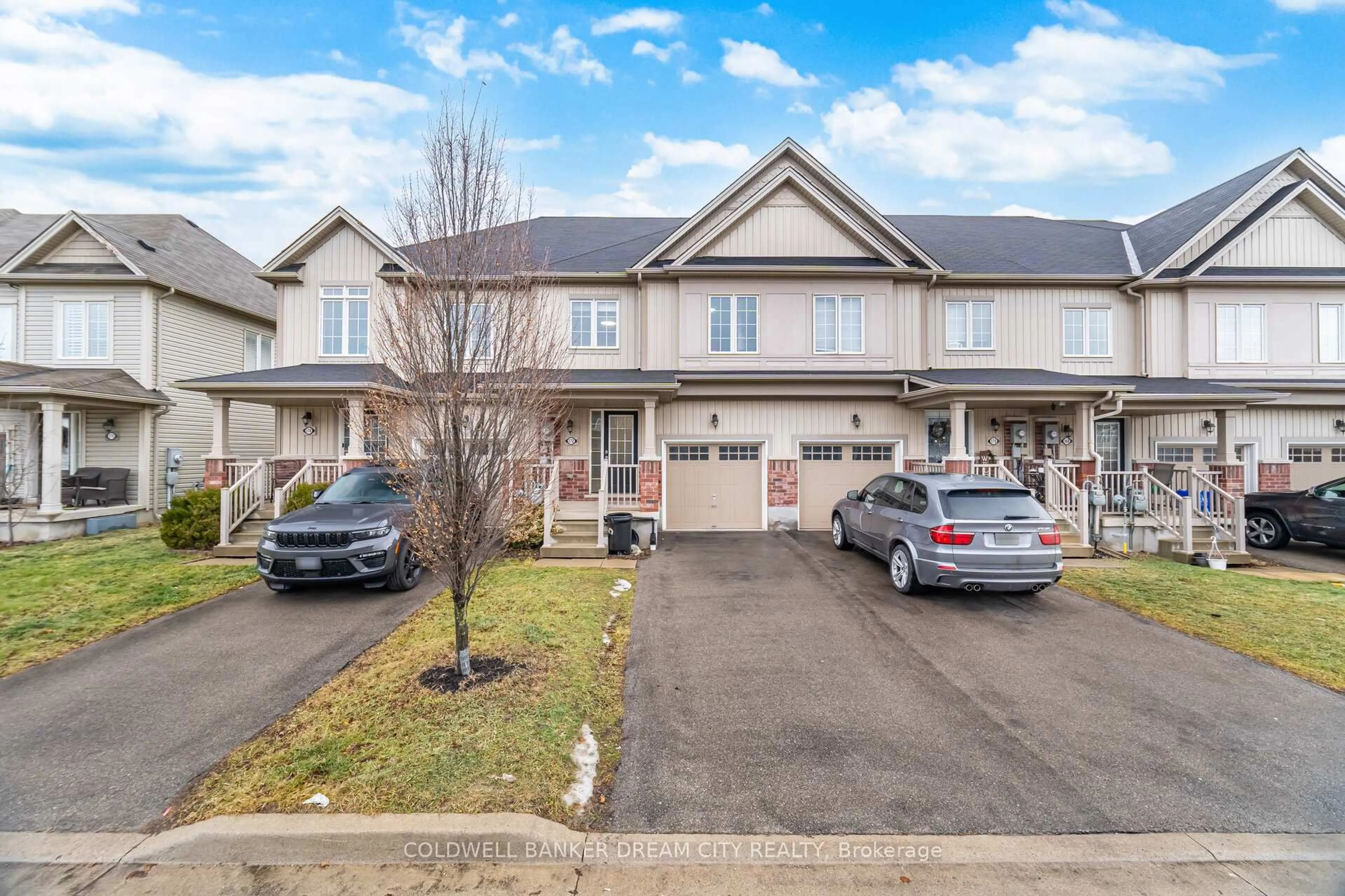 A pic from outside/outdoor area/front of a property/back of a property/a pic from drone, street for 172 Whitwell Way, Hamilton Ontario L0R 1C0
