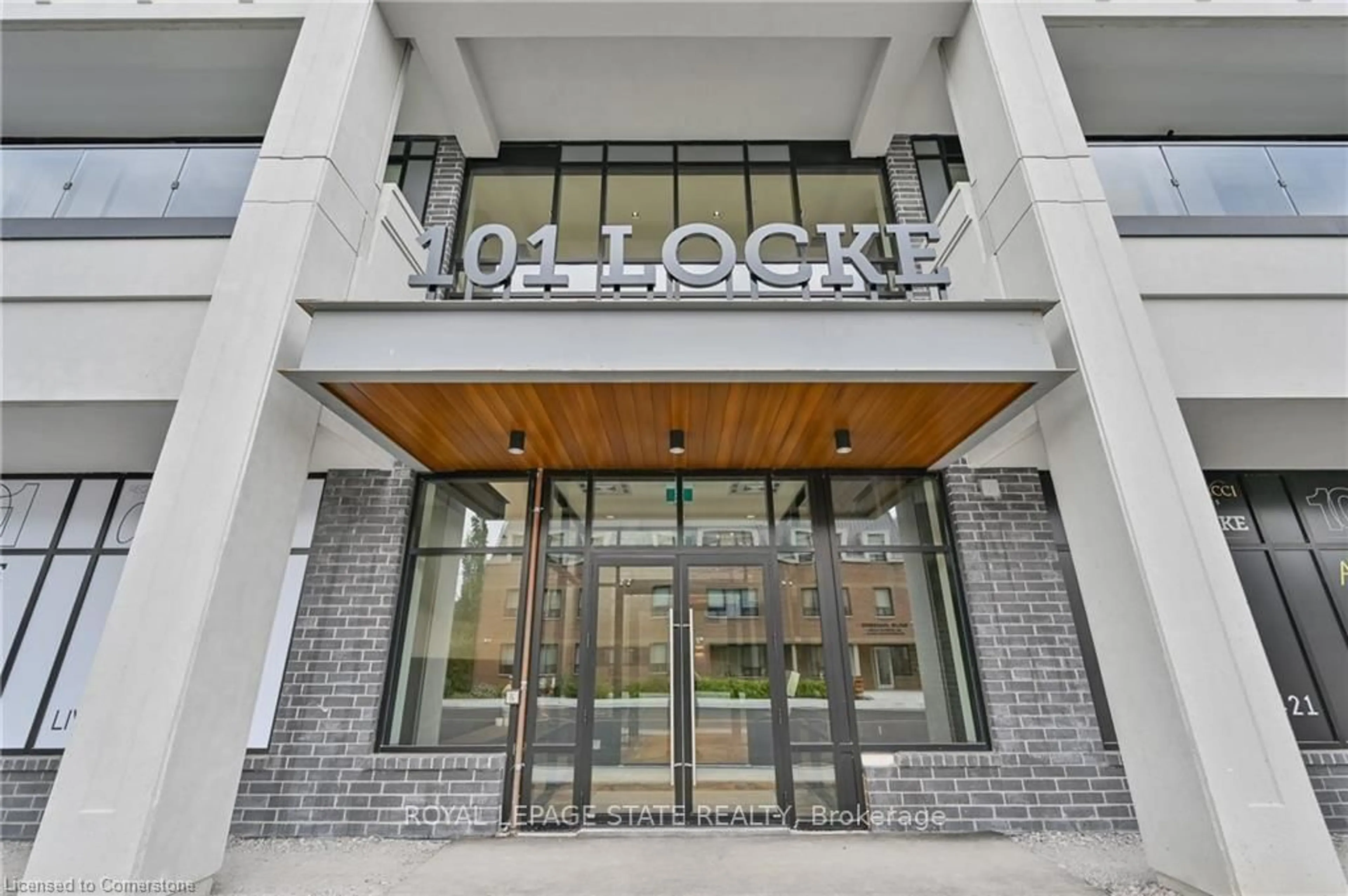 Indoor entryway for 101 Locke St #507, Hamilton Ontario L8P 4A6