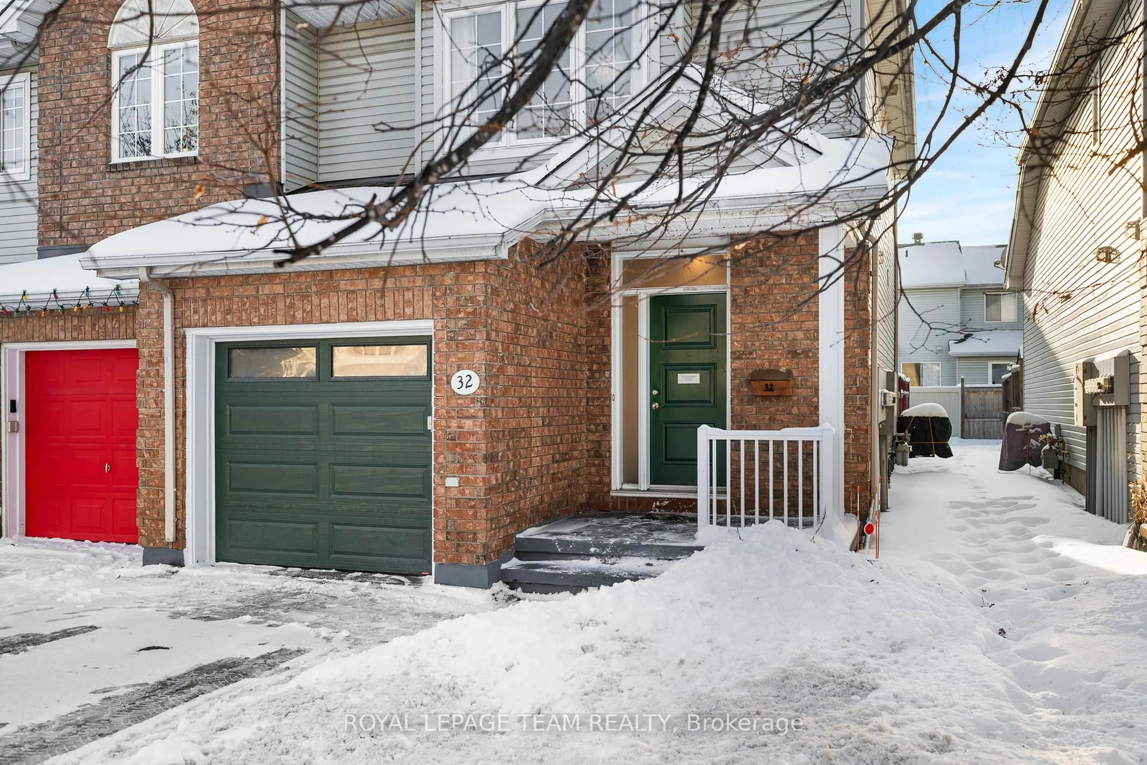 Unknown for 32 Bishops Mills Way, Ottawa Ontario K2K 3C1