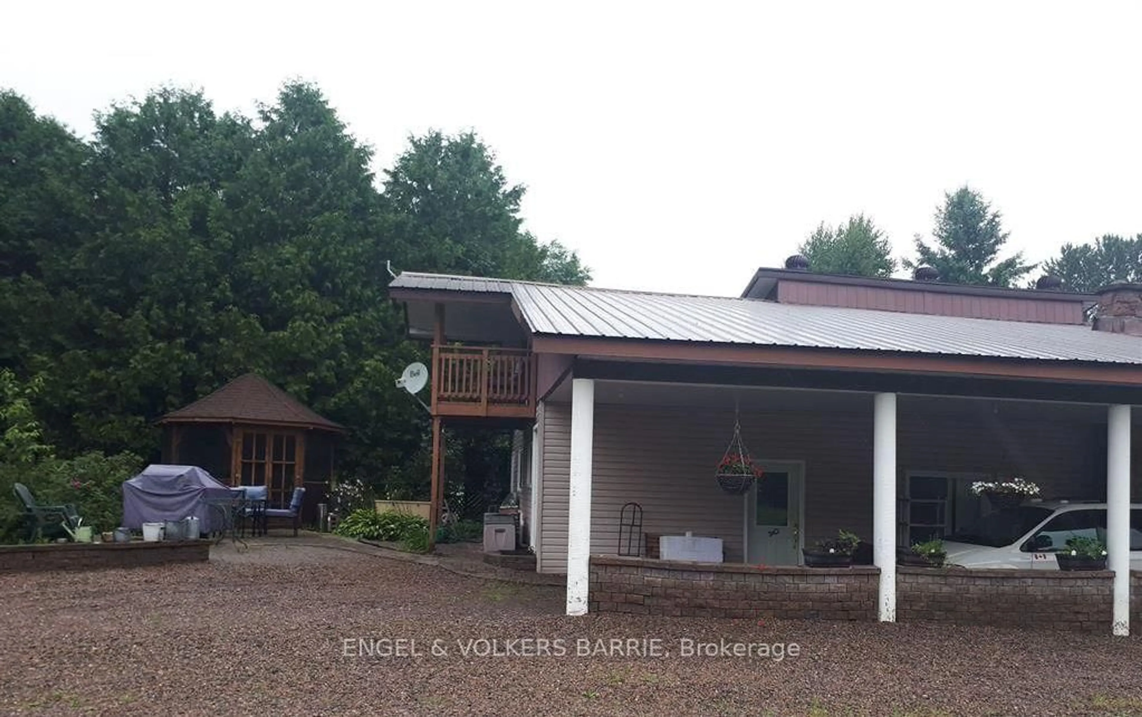 Unknown for 1007 Dewey St, Highlands East Ontario K0M 1R0