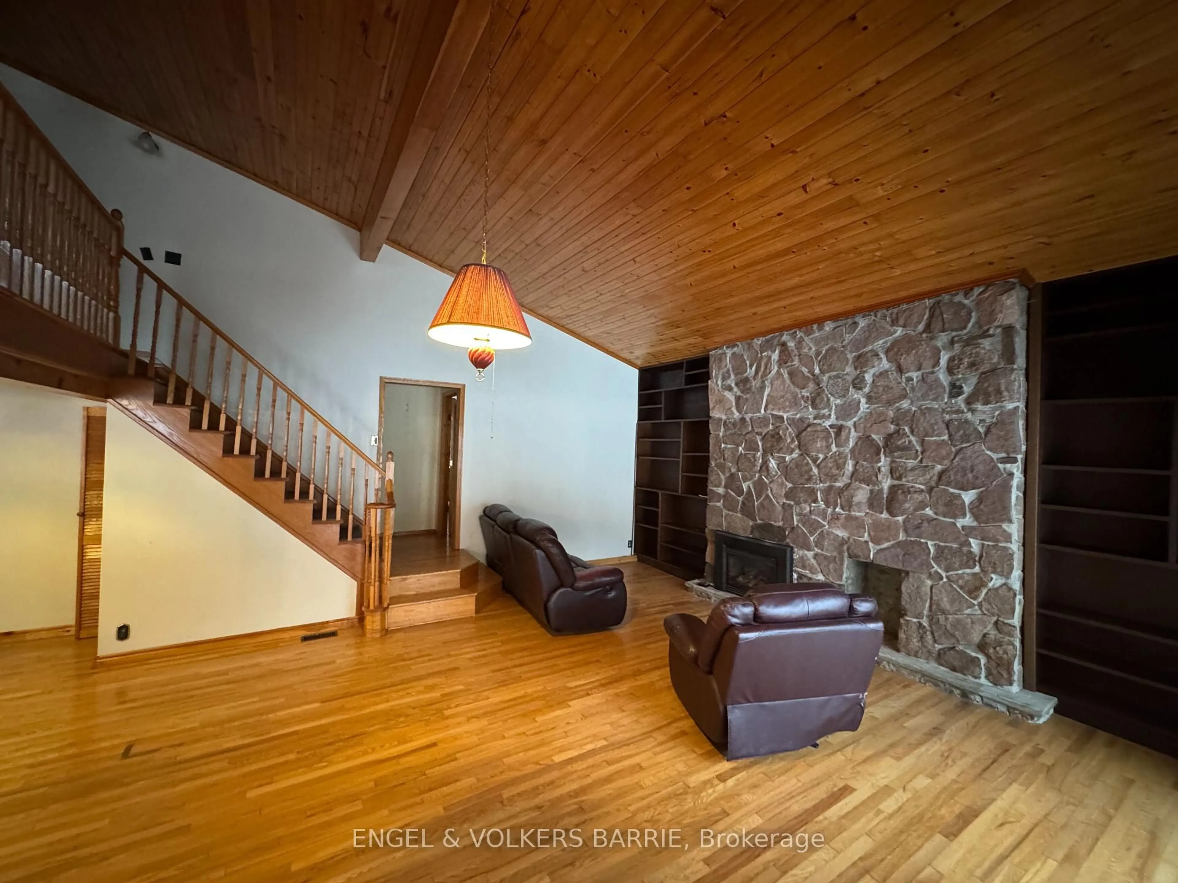 Unknown for 1007 Dewey St, Highlands East Ontario K0M 1R0