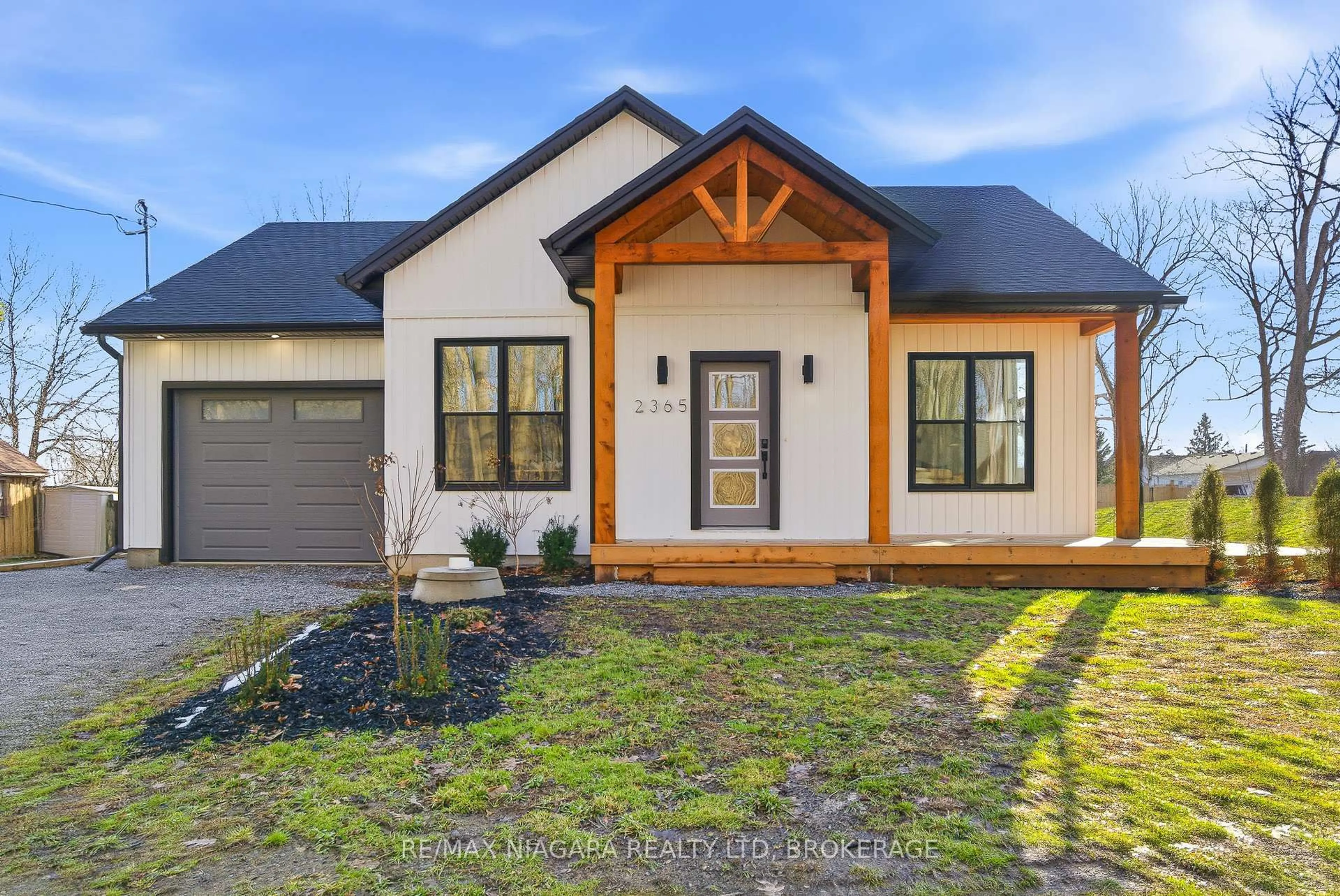 Home with brick exterior material, street for 2365 Cross St, Fort Erie Ontario L0S 1N0