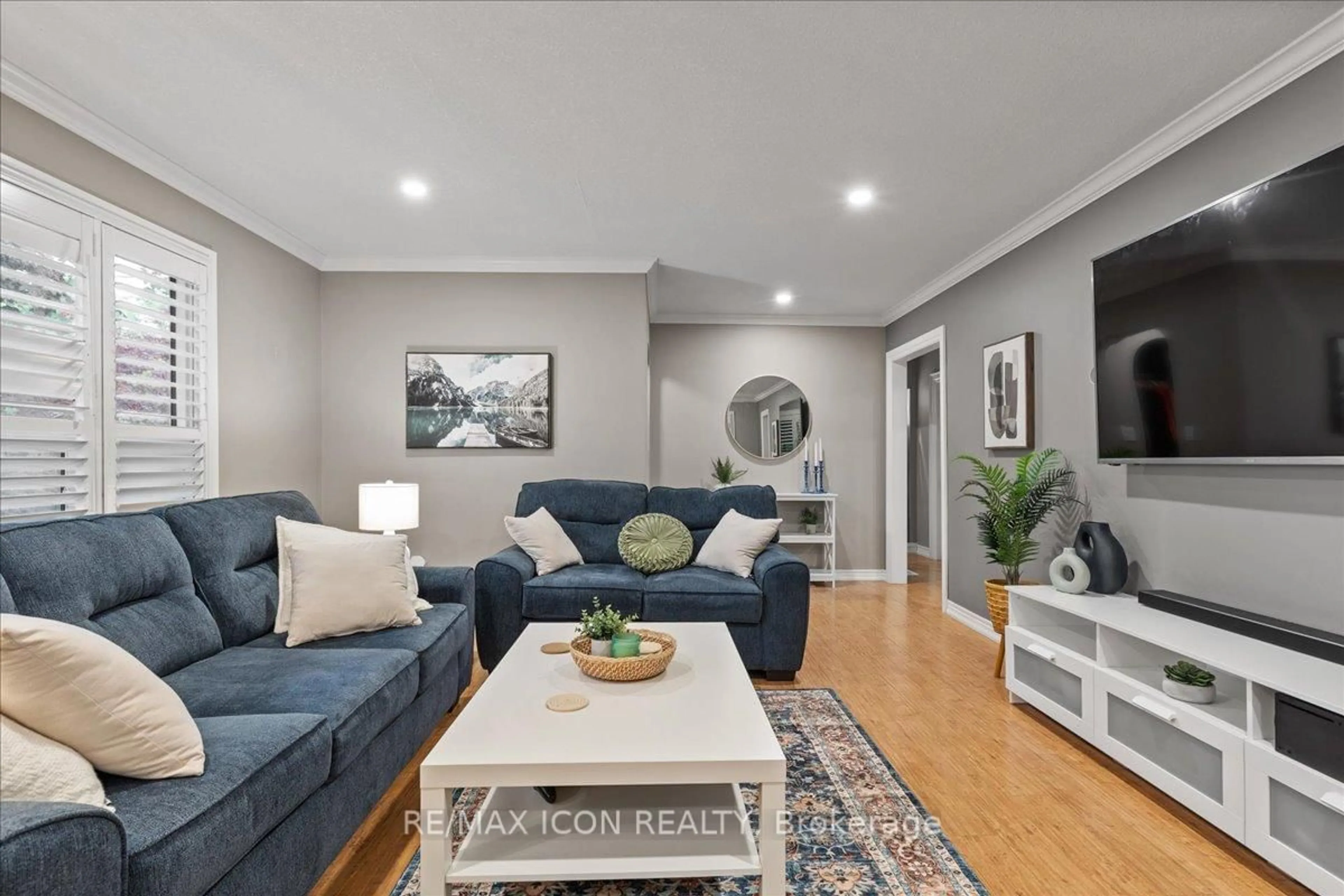 Living room with furniture, unknown for 50 Grove Cres, Brantford Ontario N3R 4Y6