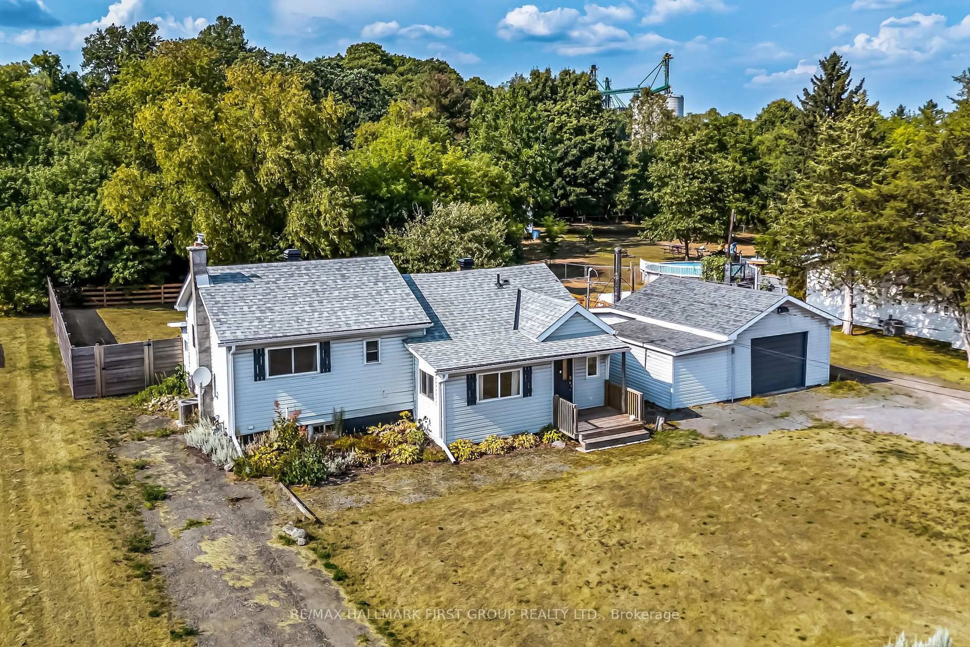 A pic from outside/outdoor area/front of a property/back of a property/a pic from drone, street for 18156 Telephone Rd, Ingleside Ontario K8V 5P4