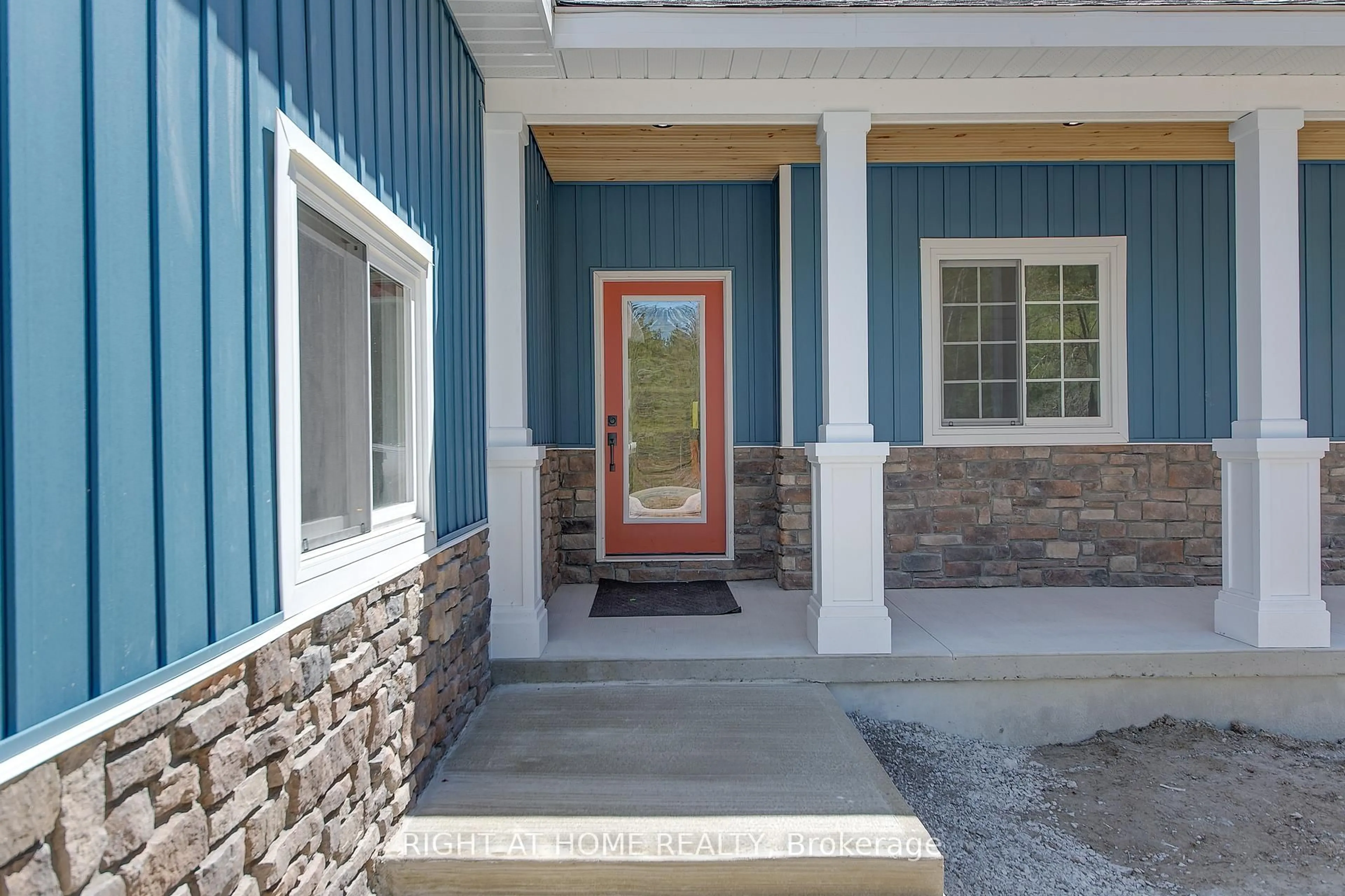 Indoor entryway for 26 MCLEISH Dr, Kawartha Lakes Ontario L0K 1W0