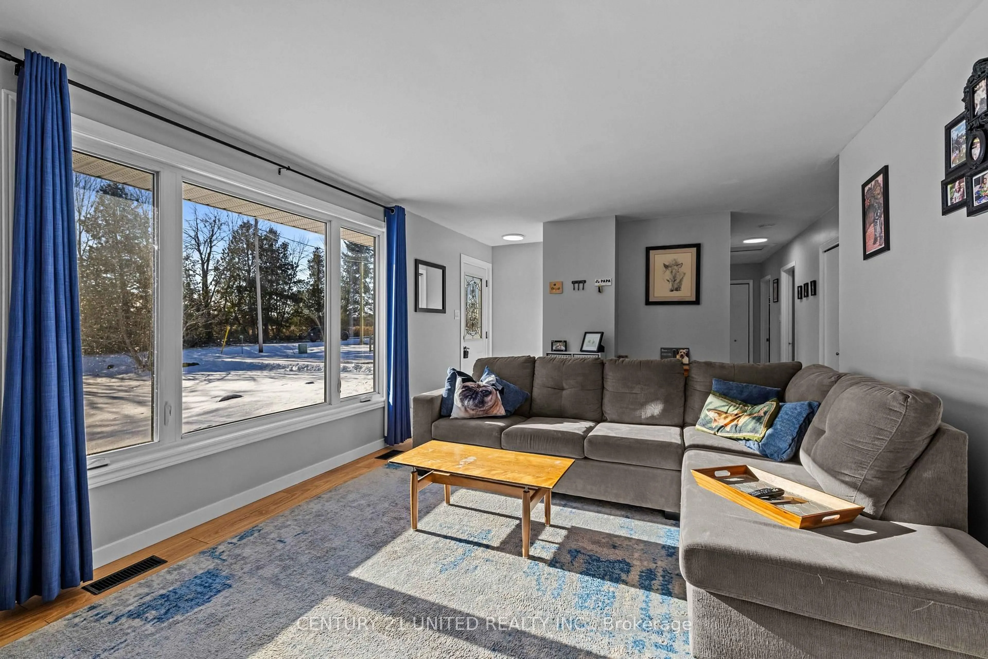 Living room with furniture, unknown for 1100 Listowel Line, Selwyn Ontario K0L 1T0