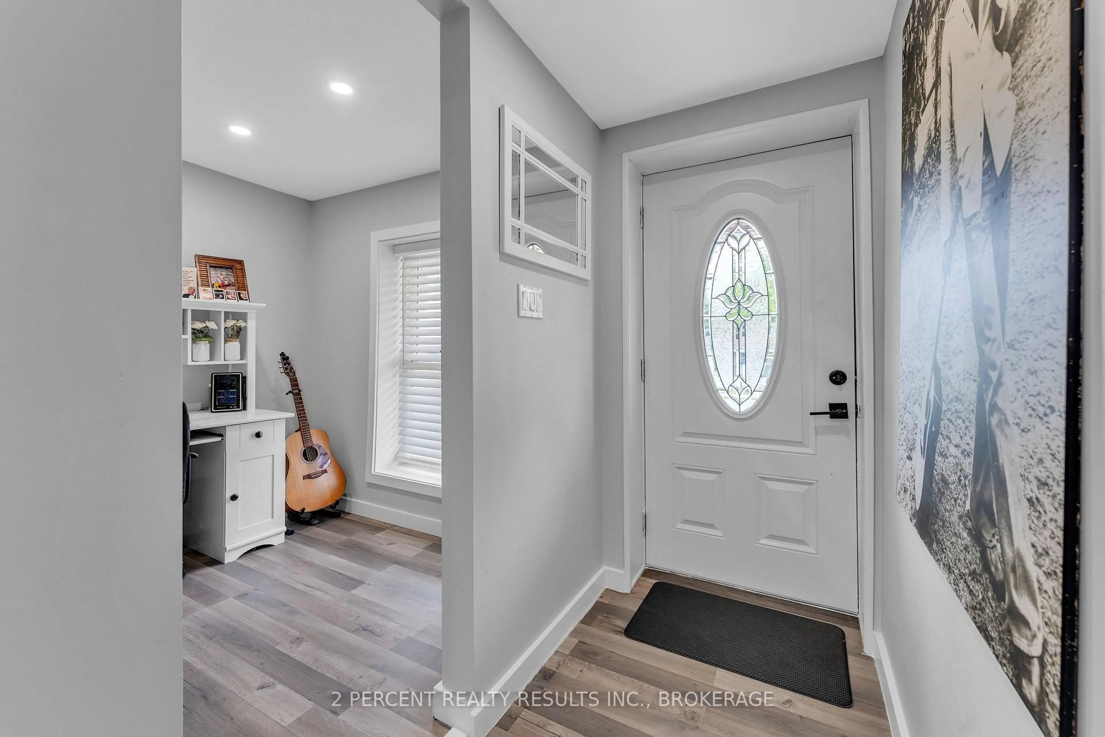 Indoor entryway for 64 Palace Rd, Greater Napanee Ontario K7R 3B2