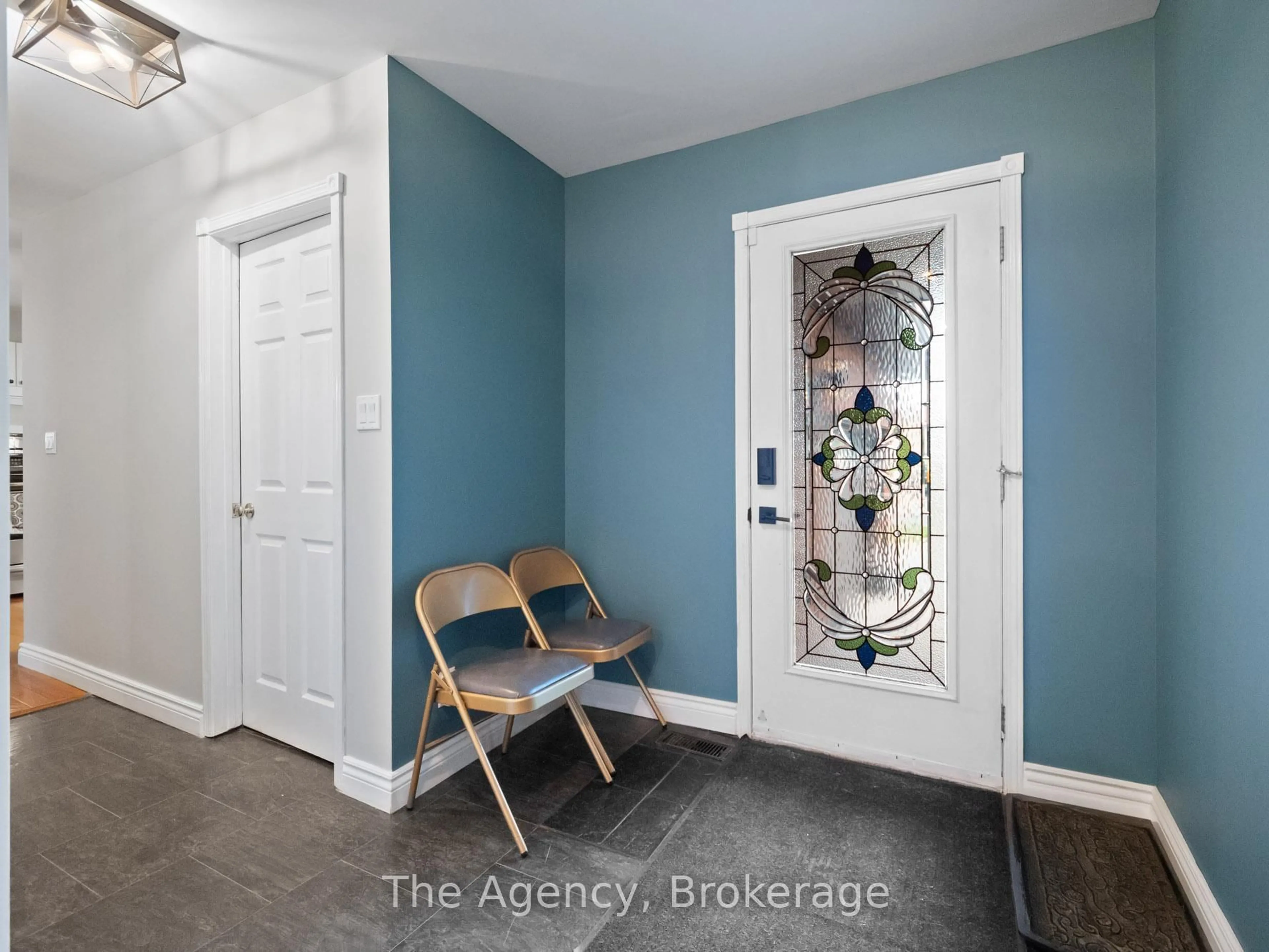 Indoor entryway for 105 Calla Terr, Welland Ontario L3C 7C2