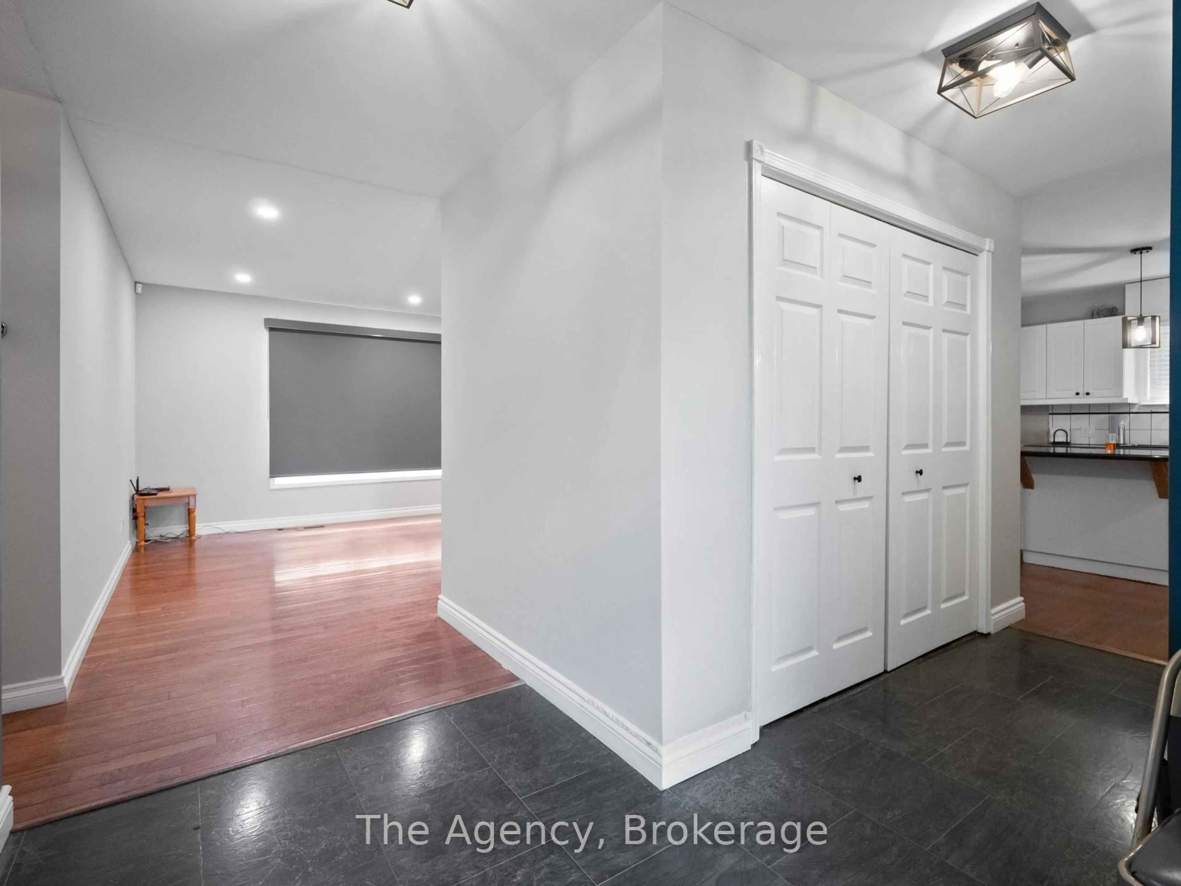 A pic of a room for 105 Calla Terr, Welland Ontario L3C 7C2