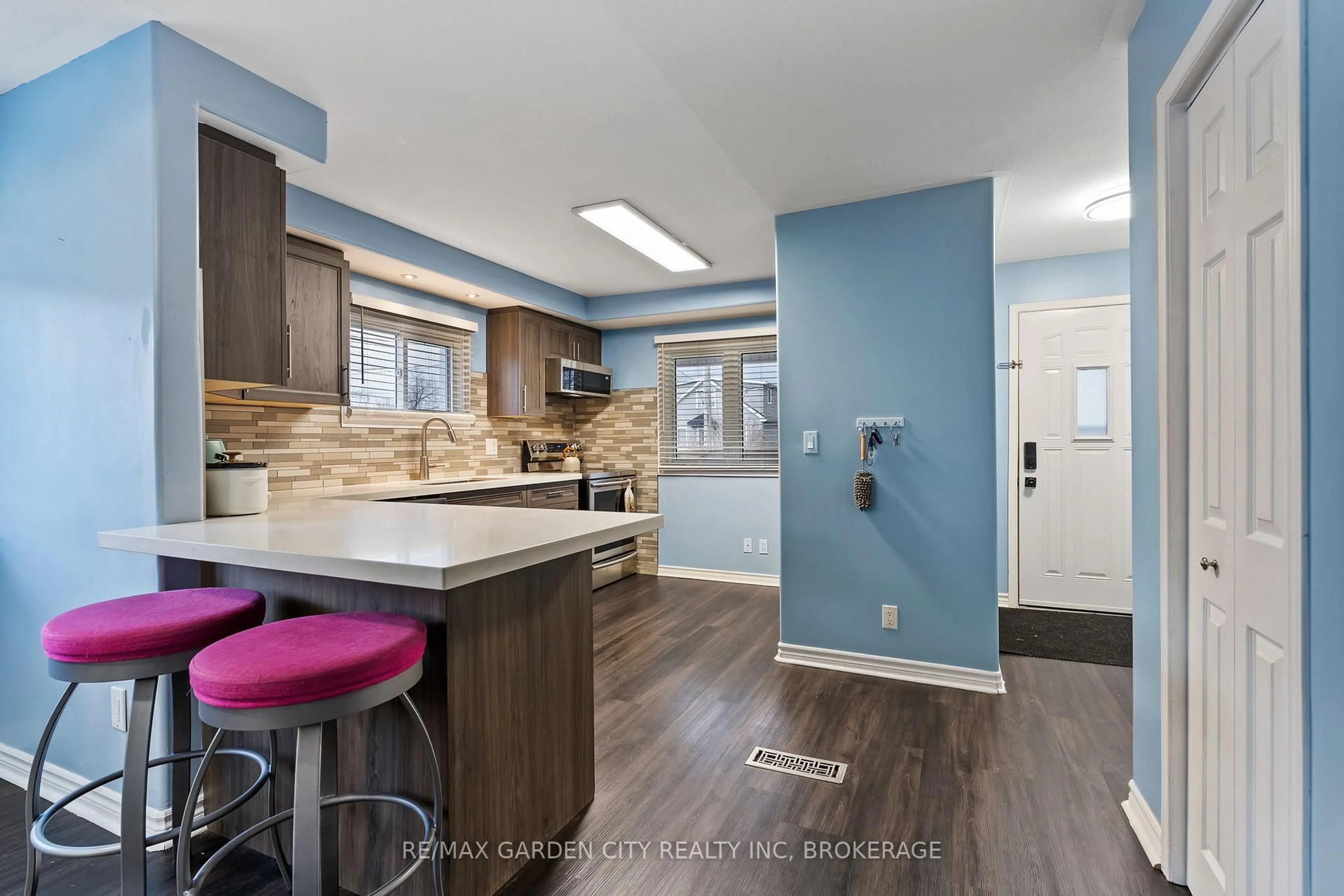 Open concept kitchen, unknown for 291 ALBERTA St, Welland Ontario L3B 2W1