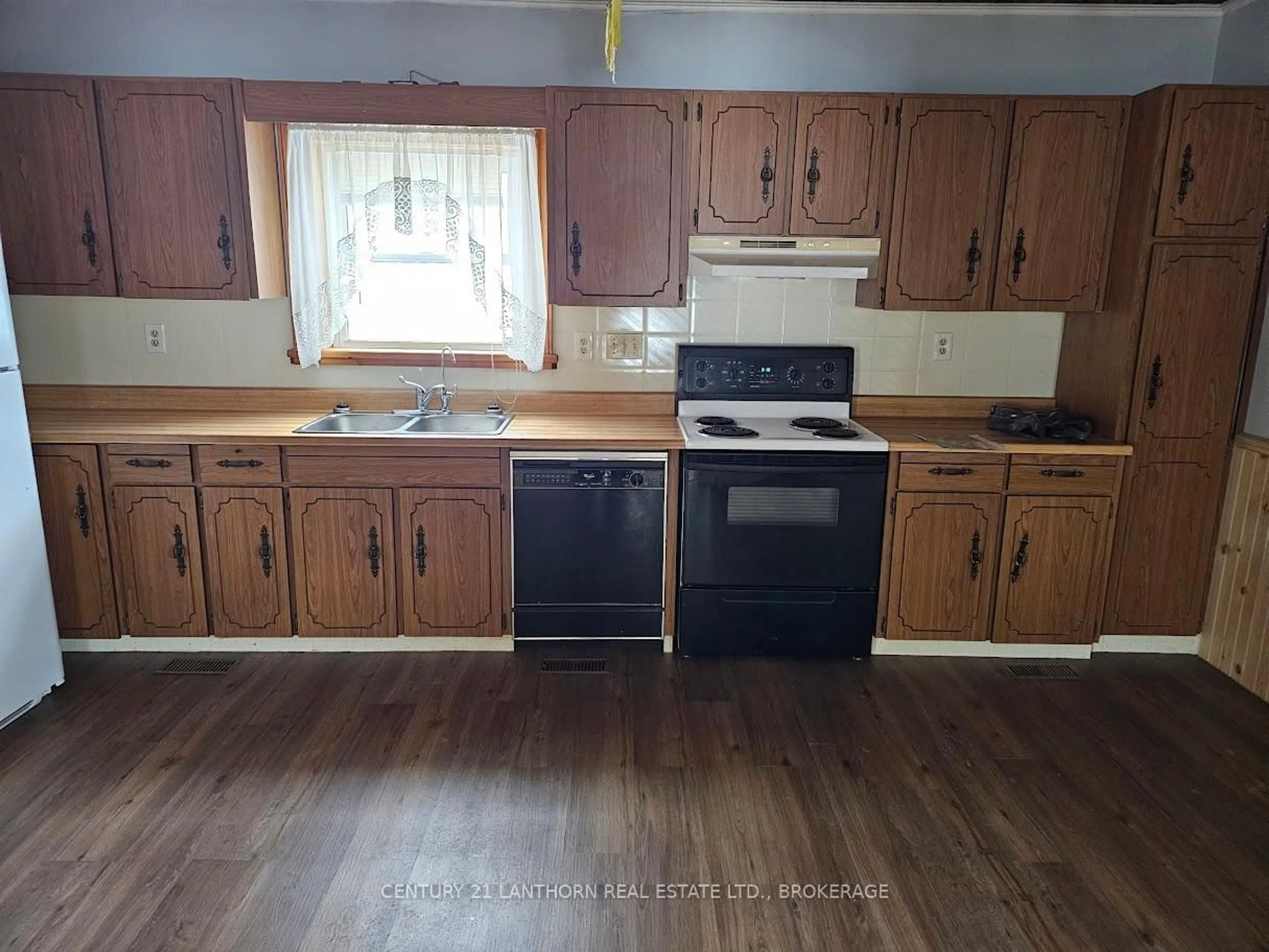 Standard kitchen, unknown for 1485 Rose Rd, Bissett Creek Ontario K0H 2H0