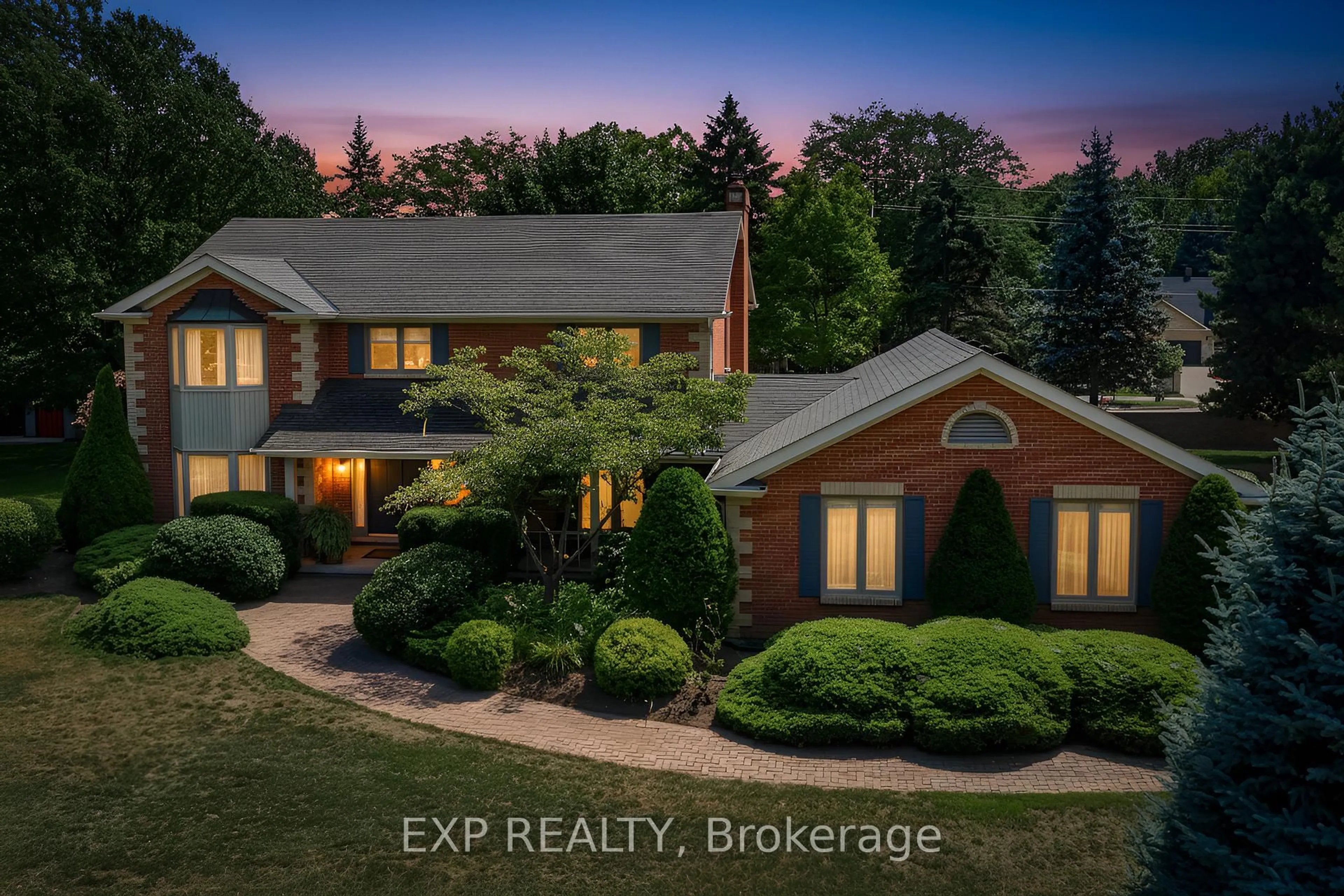 A pic from outside/outdoor area/front of a property/back of a property/a pic from drone, unknown for 6748 January Dr, Niagara Falls Ontario L2J 4J4