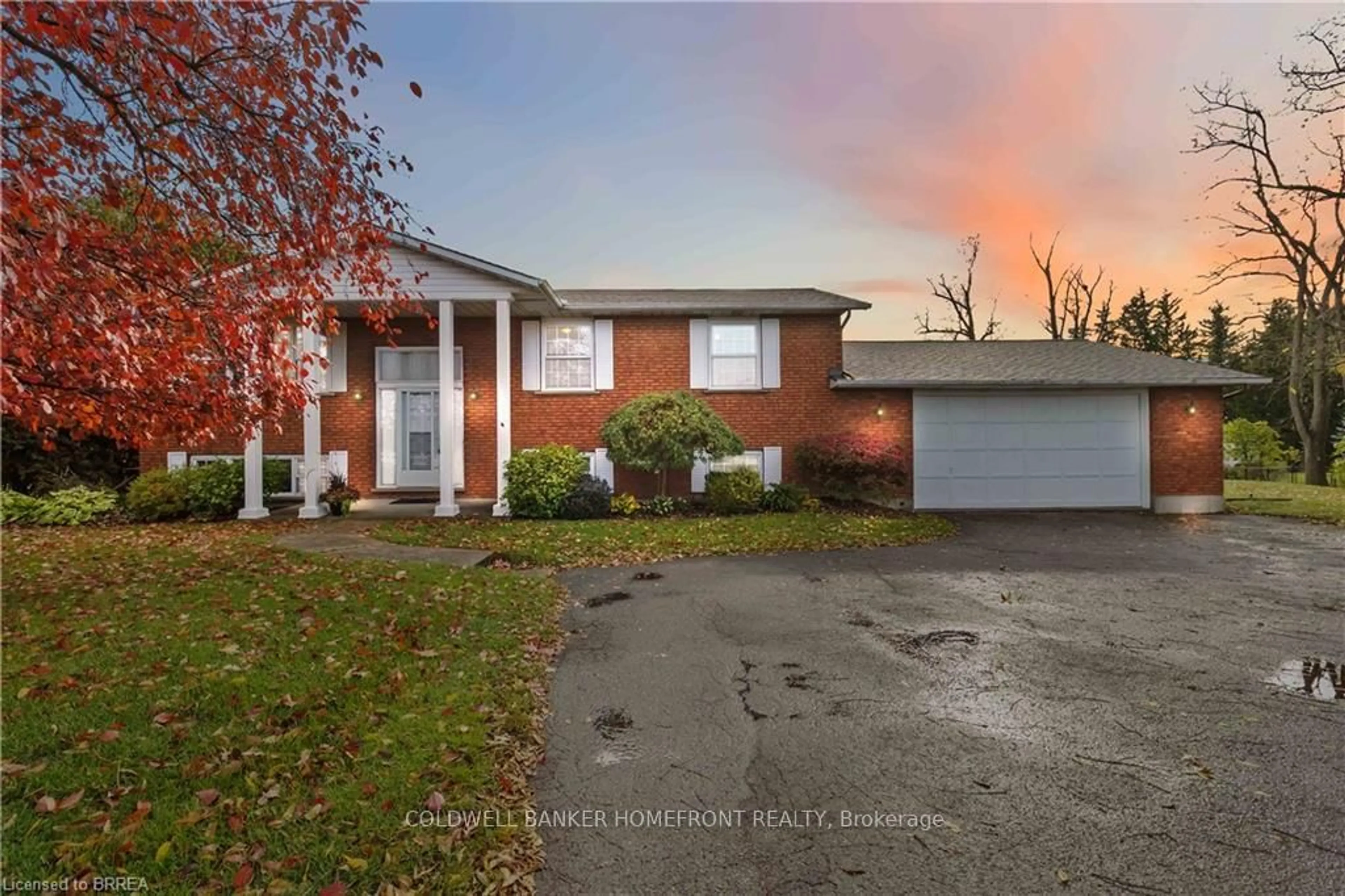 Home with brick exterior material, street for 725 Hwy 54, Brantford Ontario N3T 5L9