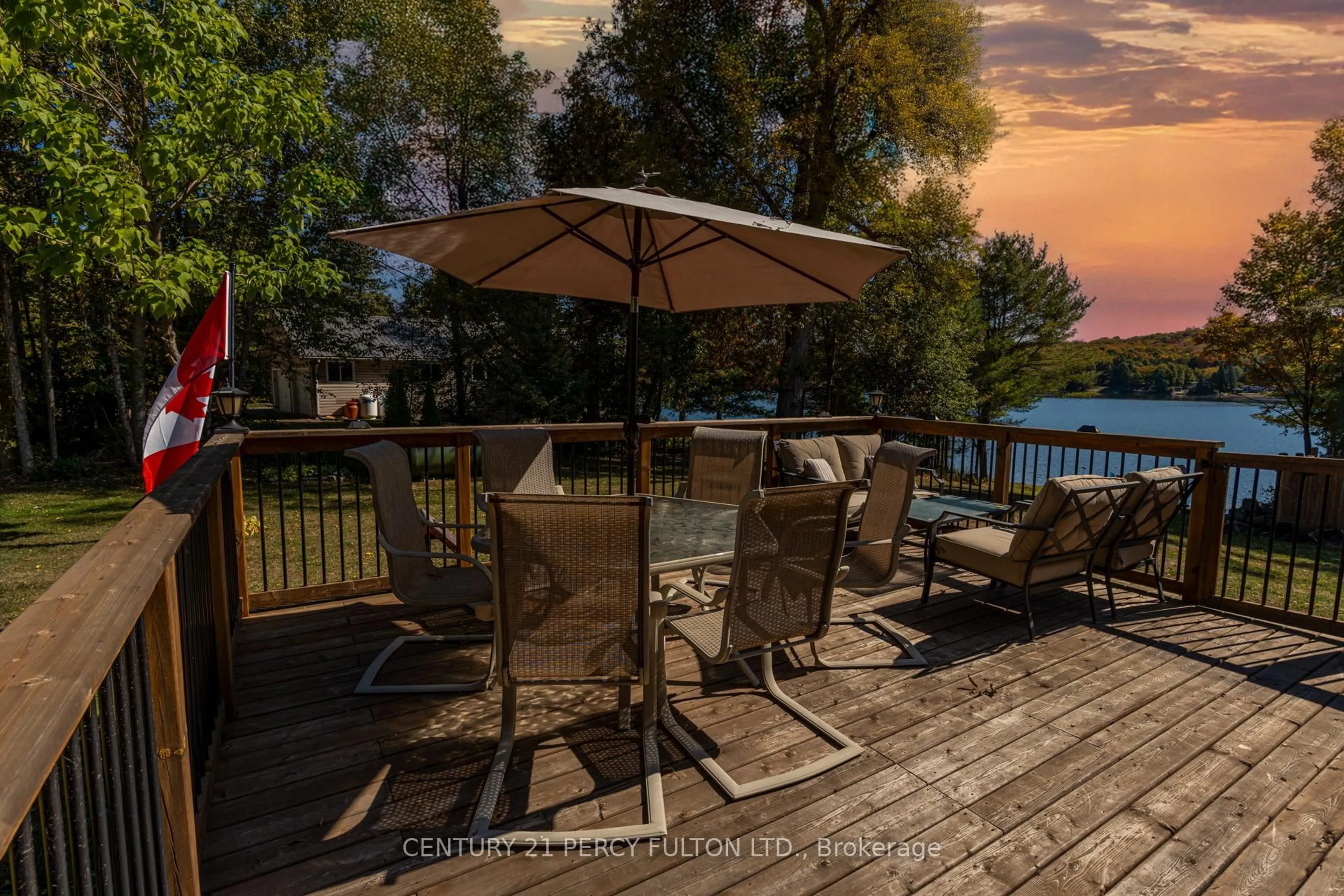 Patio, water/lake/river/ocean view for 15166 Highway 118, Dysart et al Ontario K0M 1S0