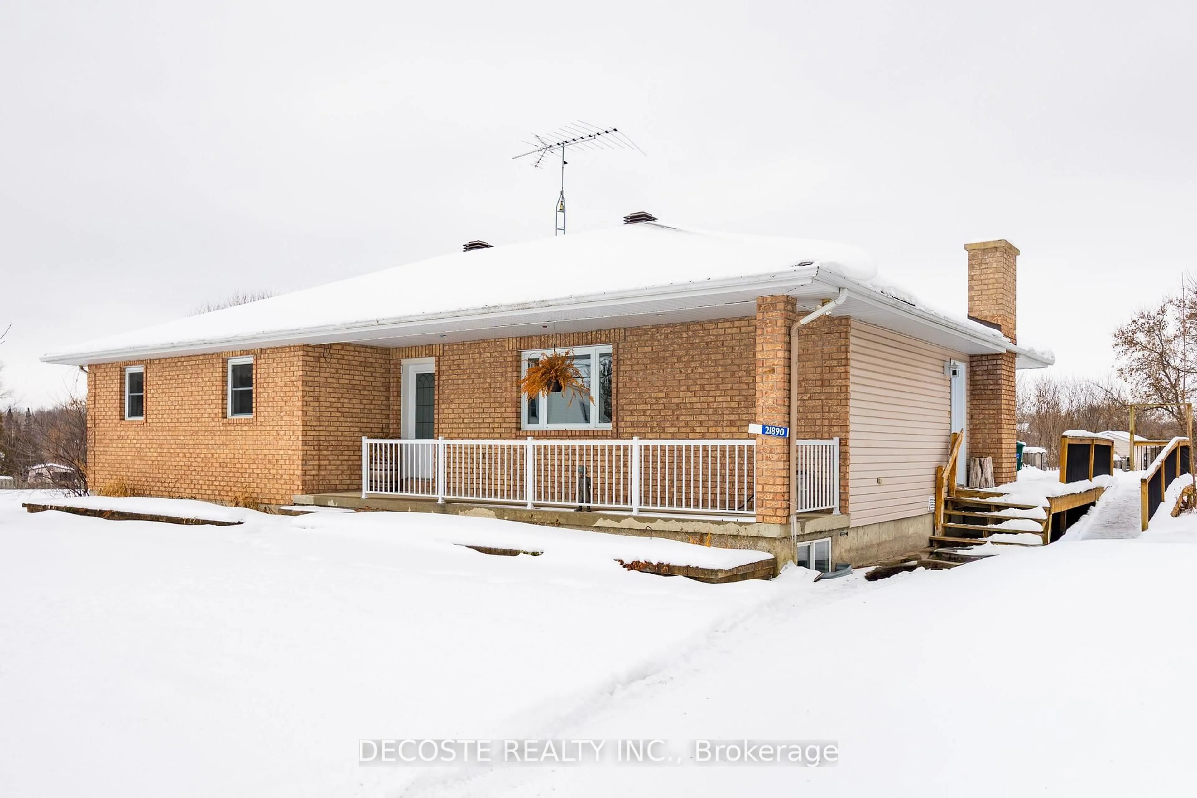 Patio, building for 21890 County 10 Rd, North Glengarry Ontario K0B 1H0