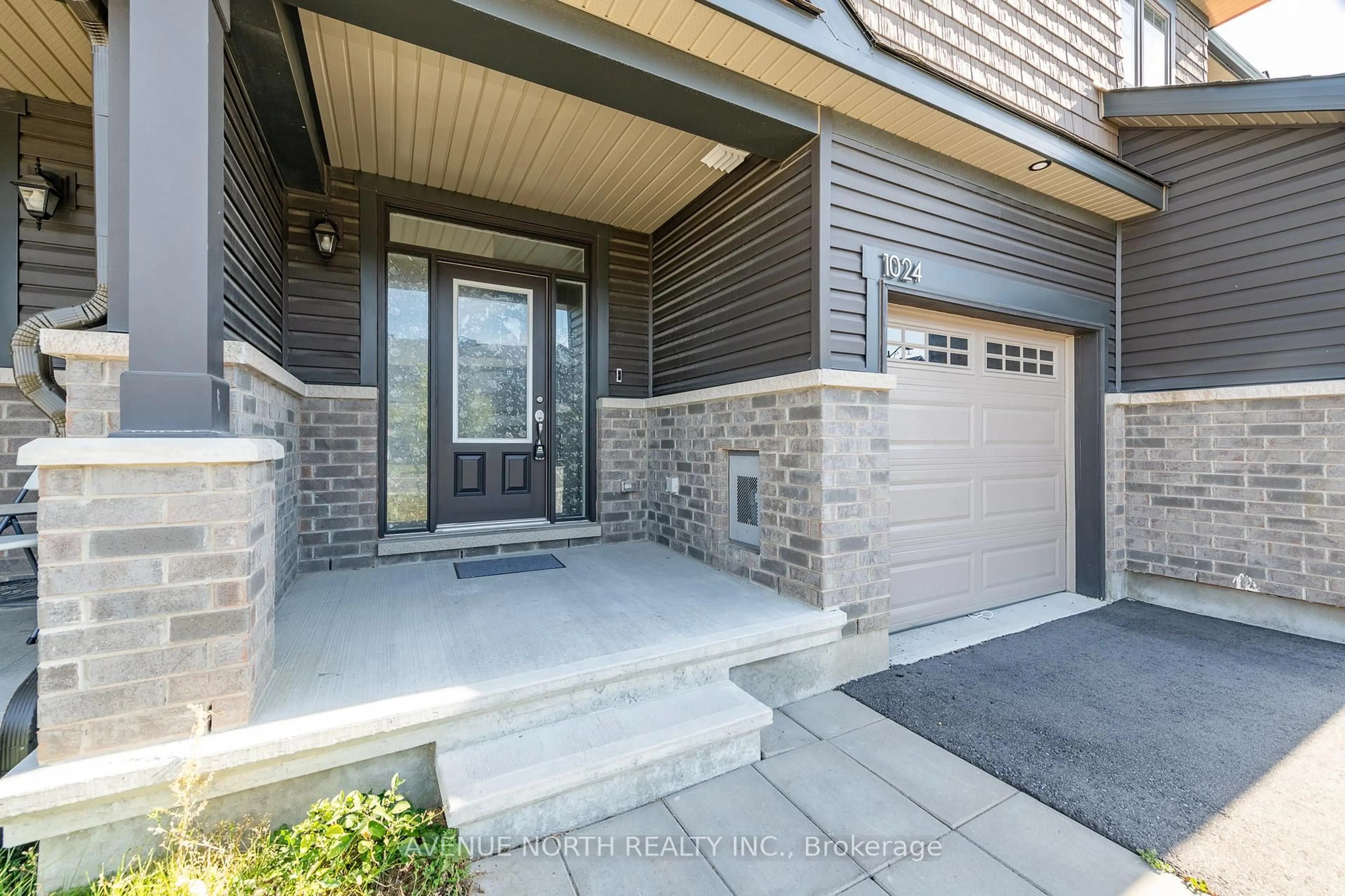 Unknown for 1024 Kijik Cres, Ottawa Ontario K1X 0G9