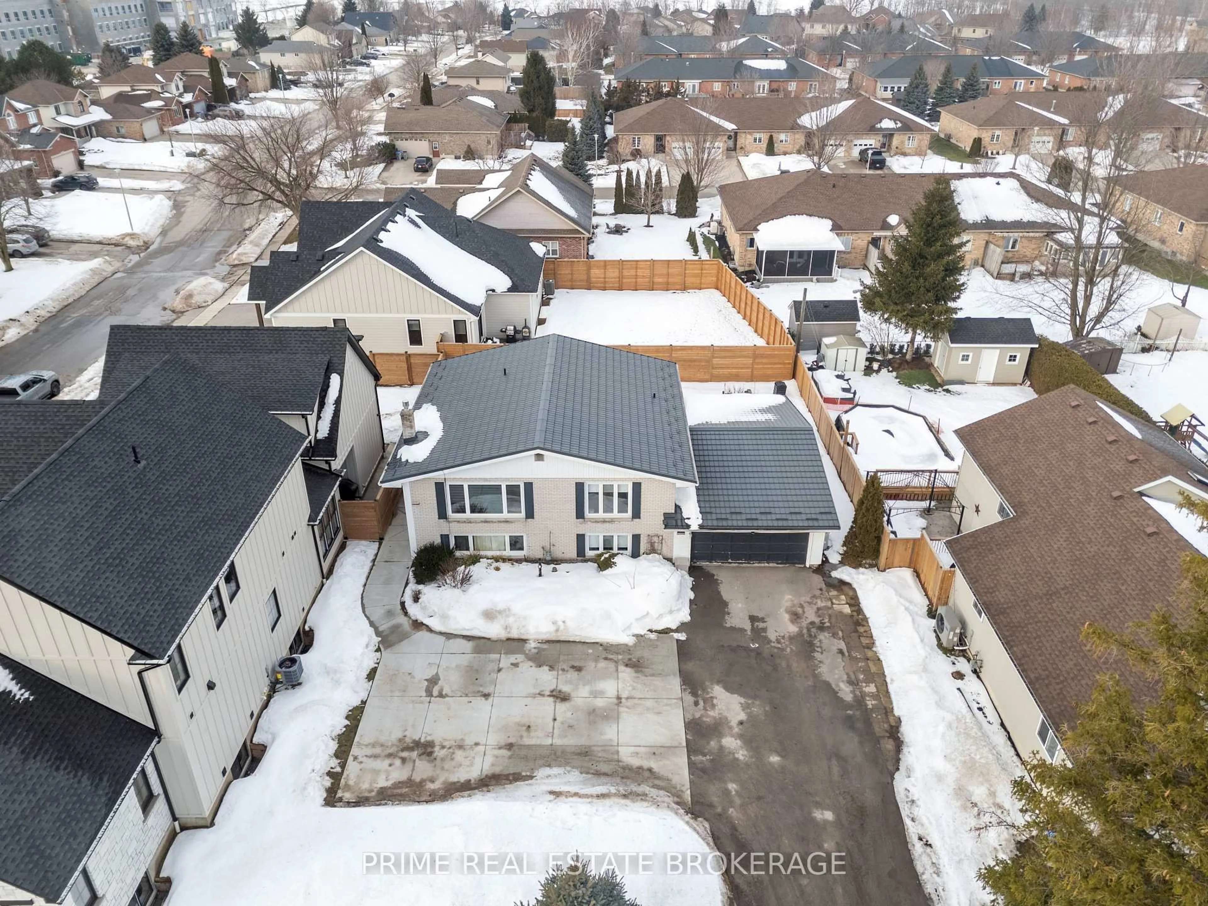A pic from outside/outdoor area/front of a property/back of a property/a pic from drone, street for 296 Huron St, South Huron Ontario N0M 1S2