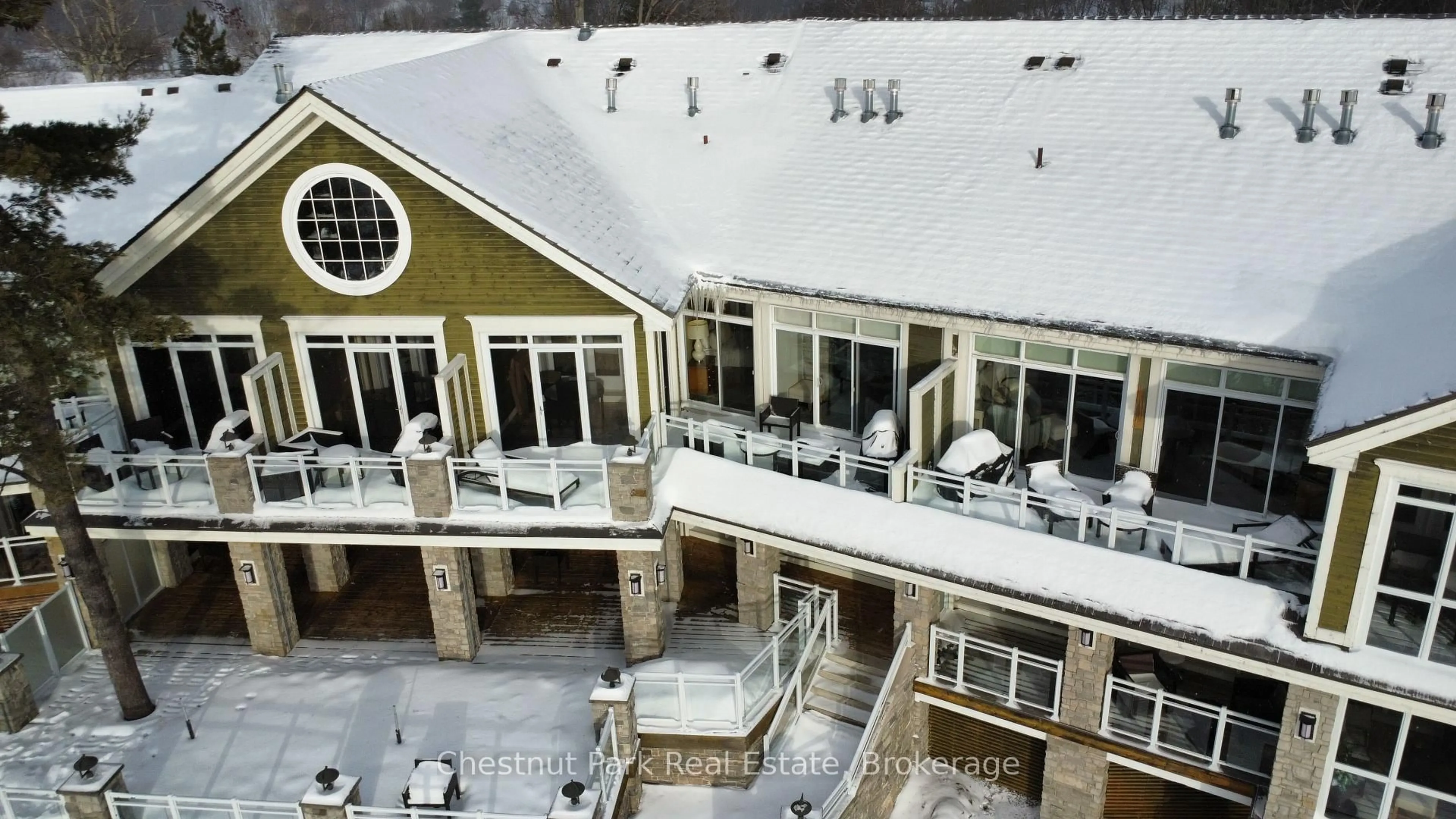 Patio, mountain view for 1869 Muskoka 118 Rd #E206B1, Muskoka Lakes Ontario P1L 1W8