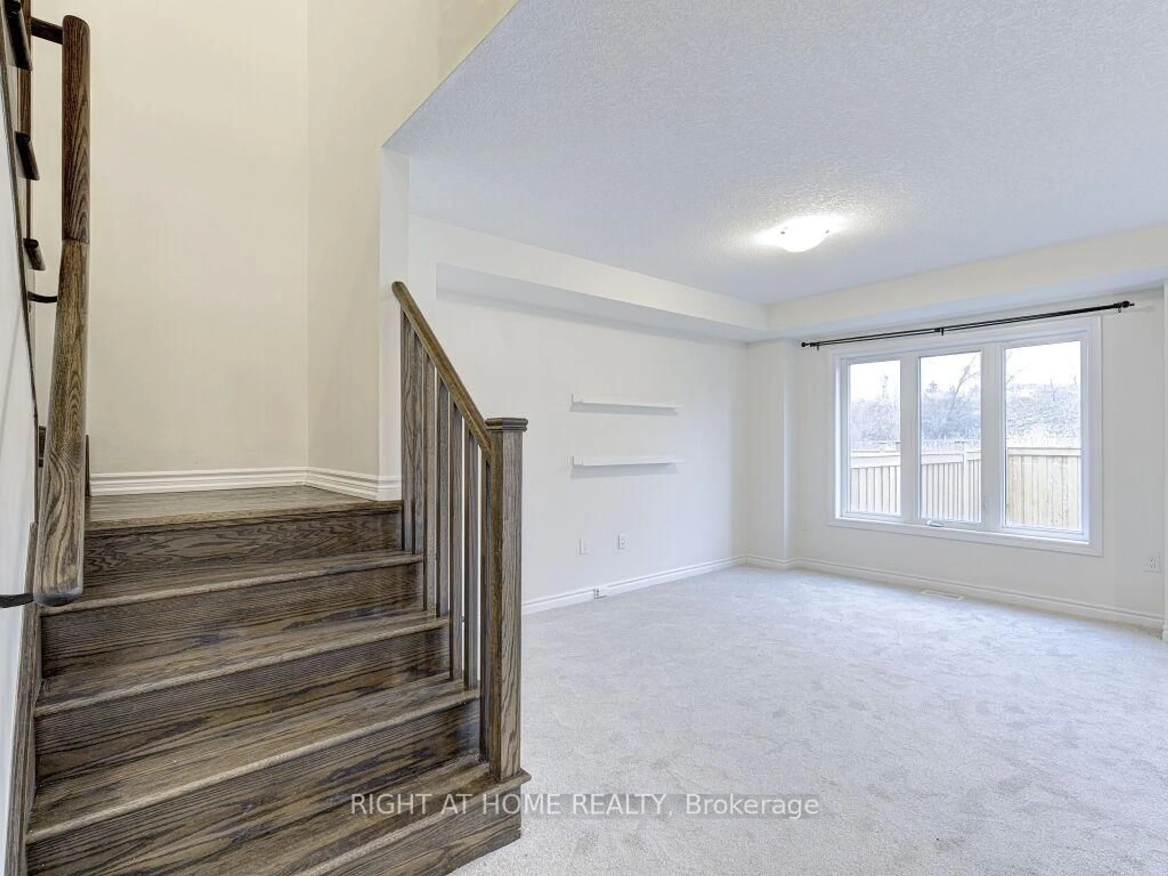 A pic of a room for 121 Scarletwood St, Hamilton Ontario L8J 0K8