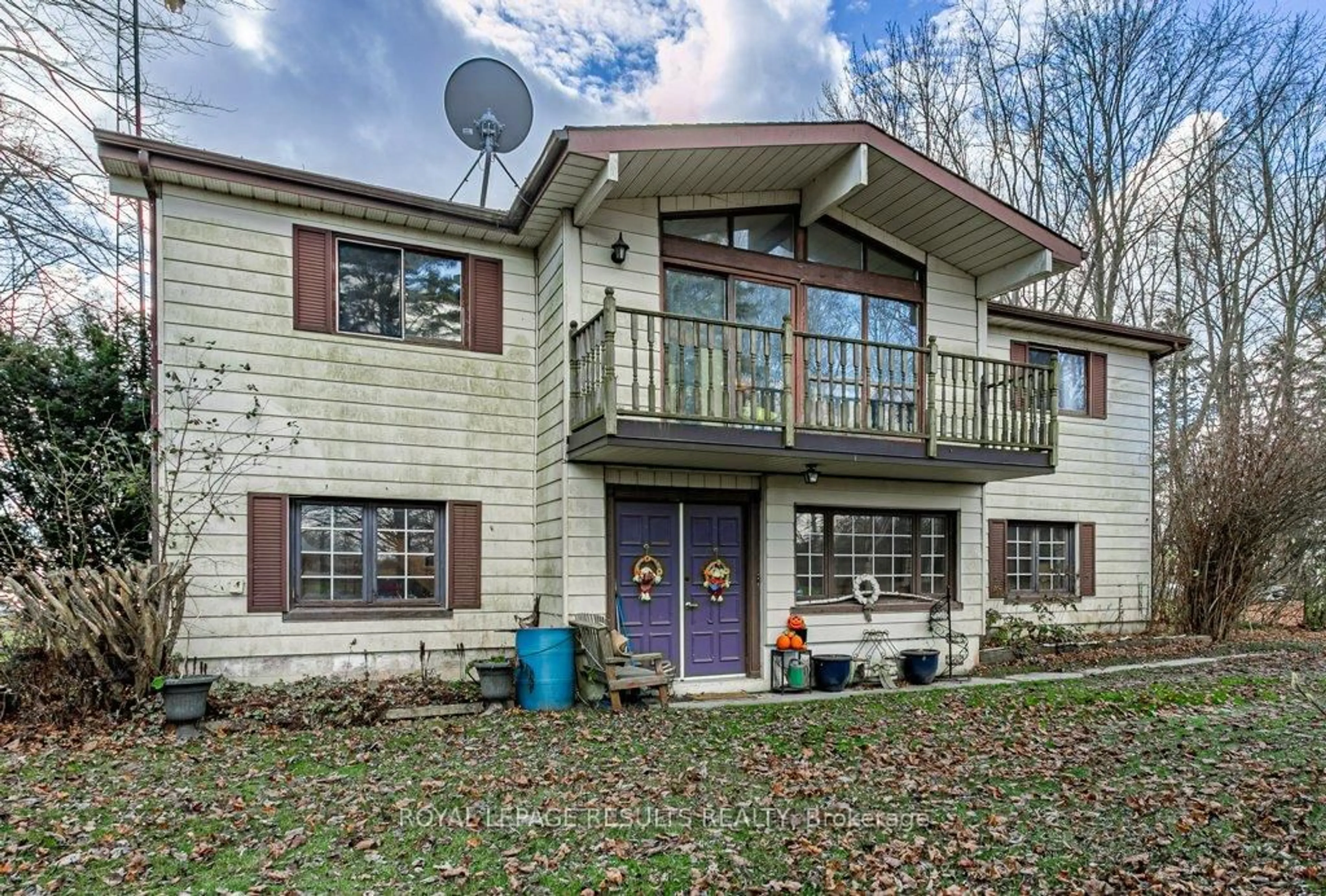 Home with vinyl exterior material, mountain view for 3349 Old Dexter Line, Central Elgin Ontario N0L 2H0