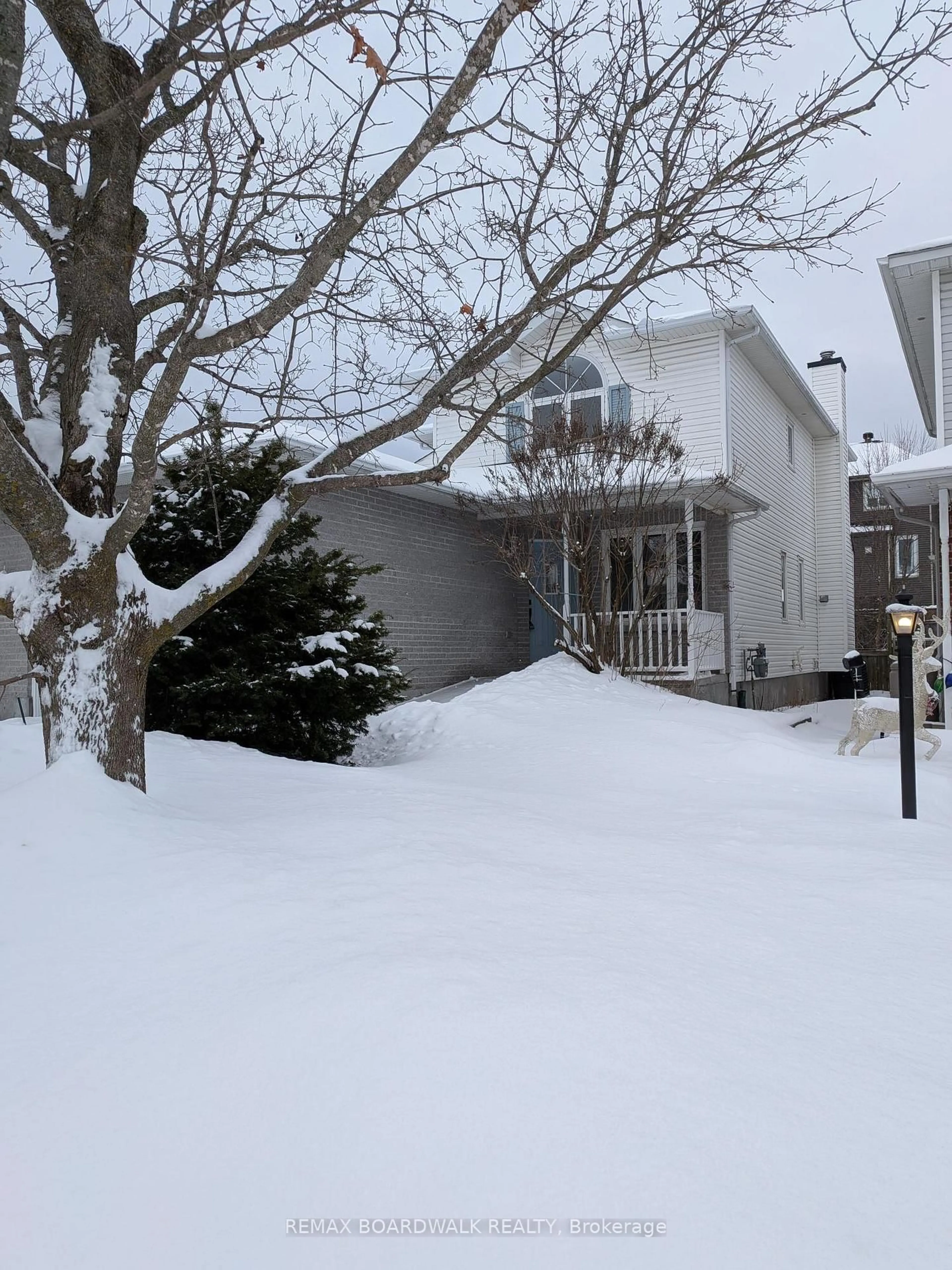 Unknown for 85 Alon St, Ottawa Ontario K2S 1K7