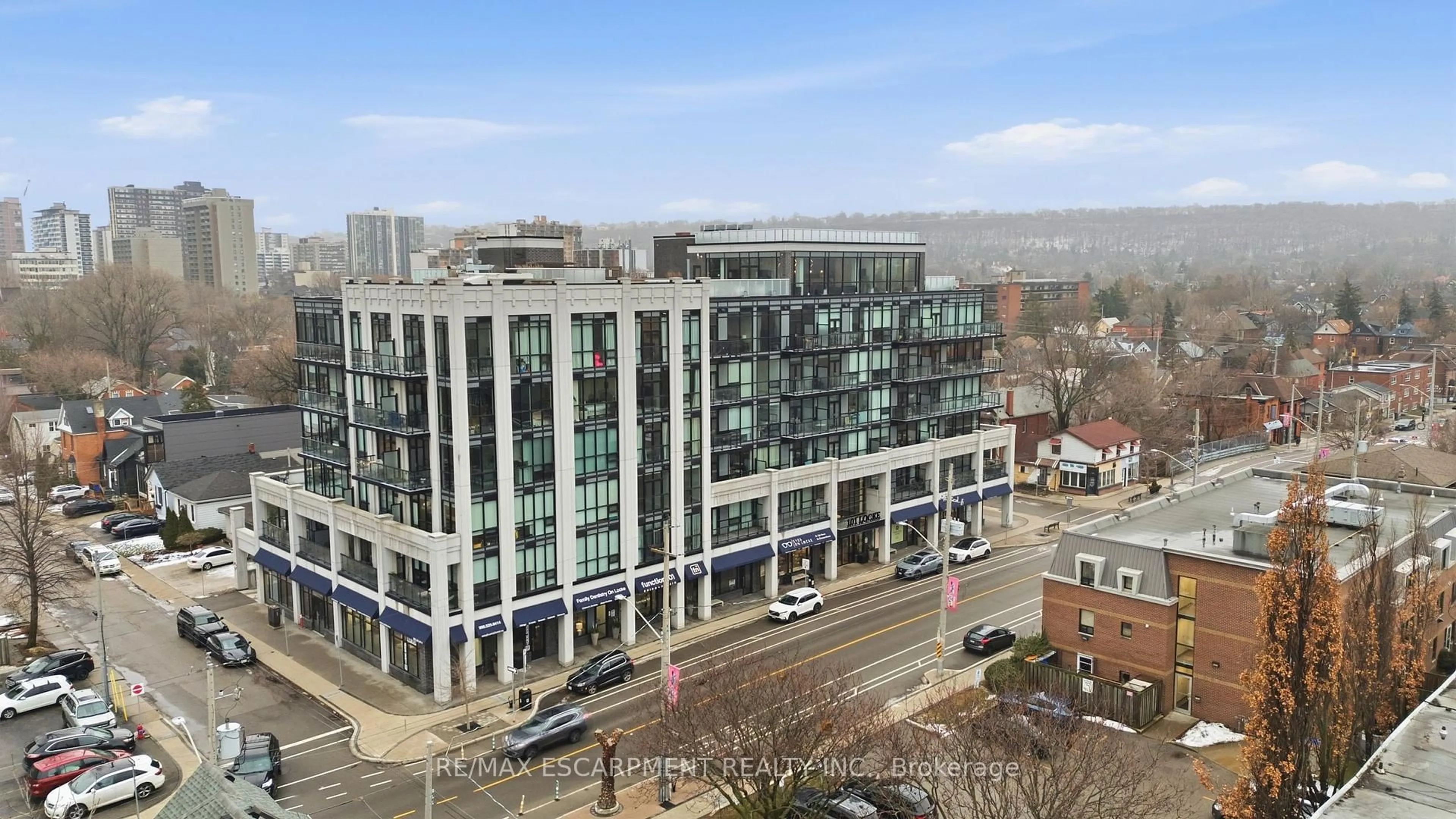 A pic from outside/outdoor area/front of a property/back of a property/a pic from drone, building for 101 Locke St #309, Hamilton Ontario L8P 4A6