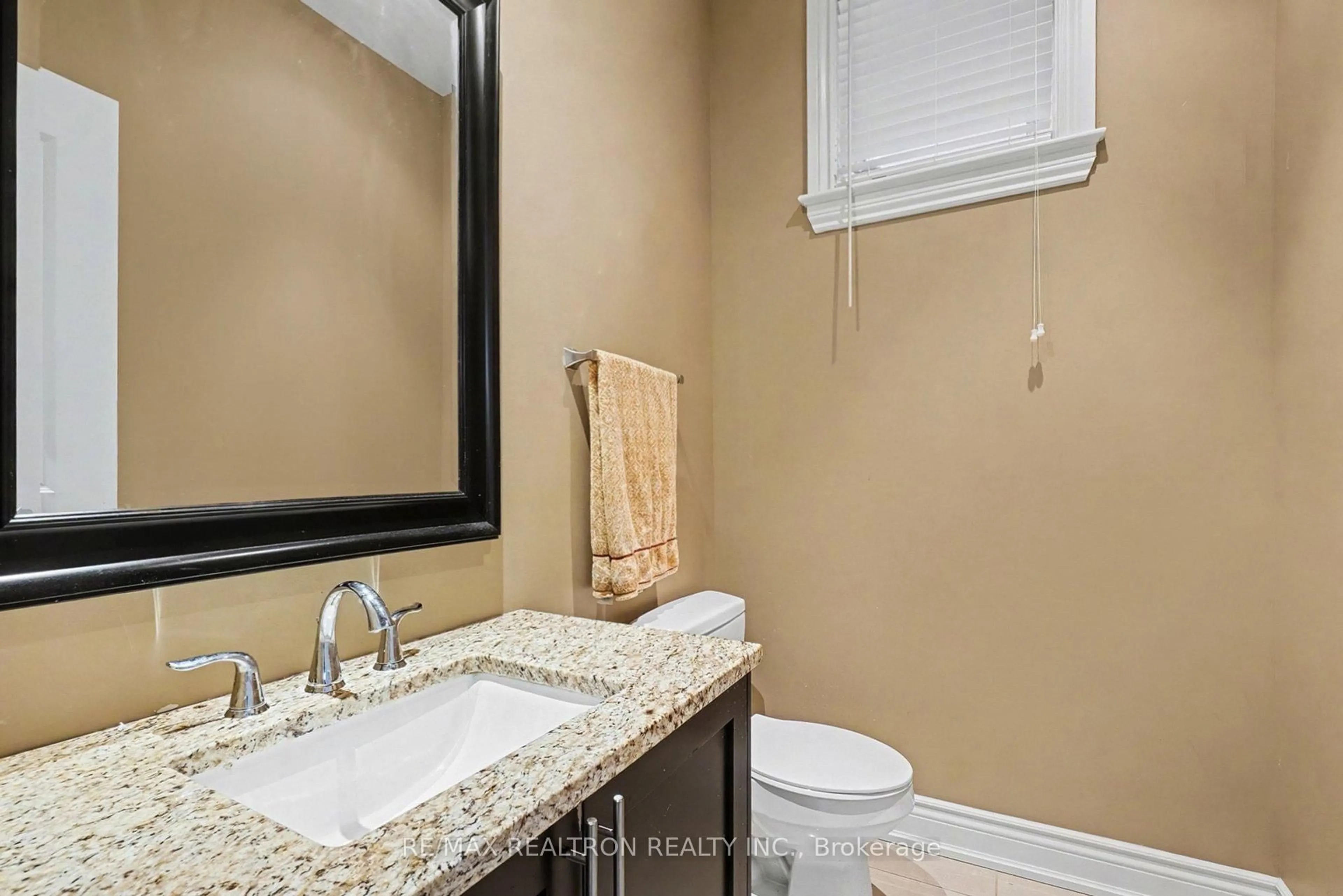 Standard bathroom, ceramic/tile floor for 610 Besserer St, Ottawa Ontario K1N 6C9