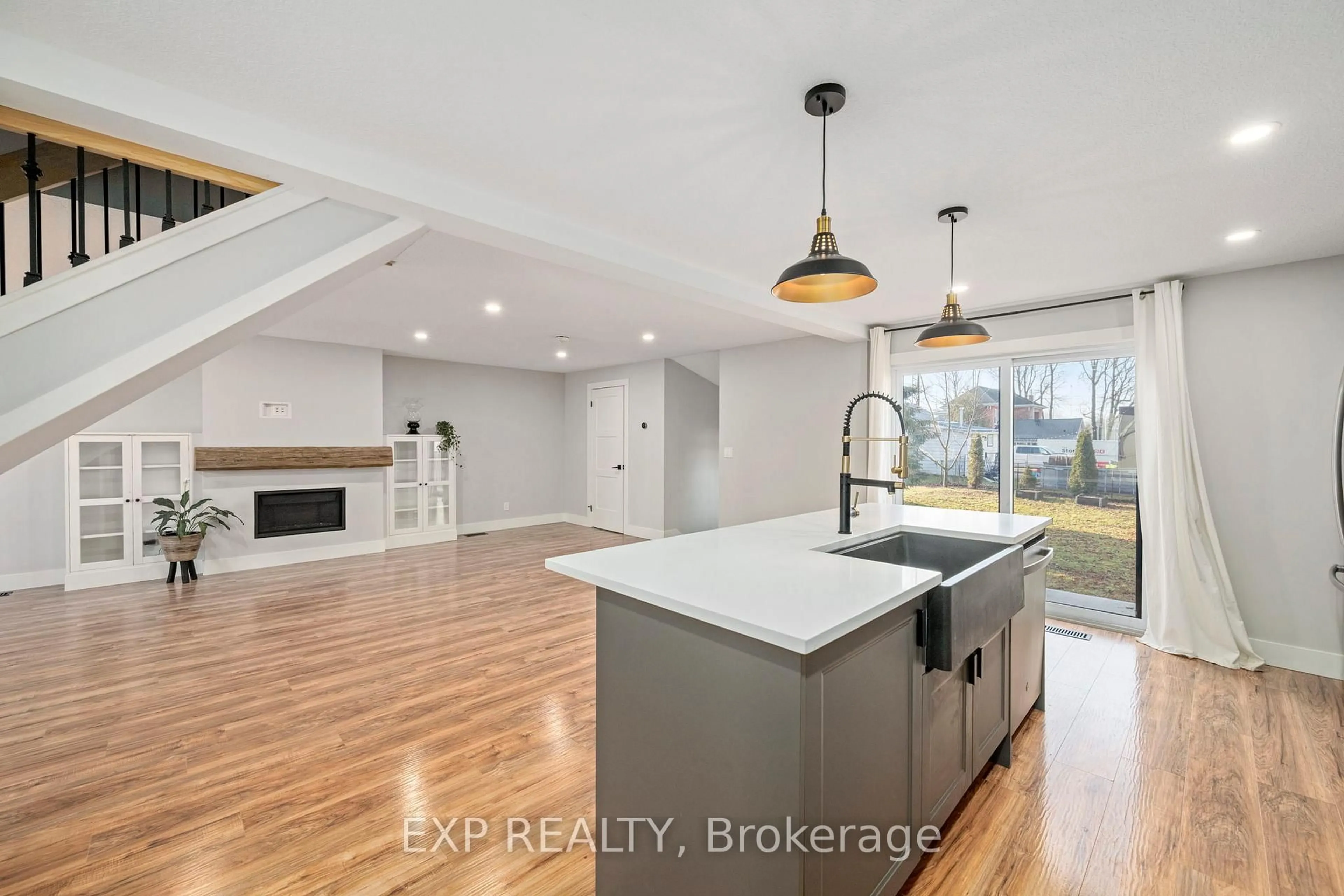 Open concept kitchen, unknown for 164 Nancy St, Dutton/Dunwich Ontario N0L 1J0