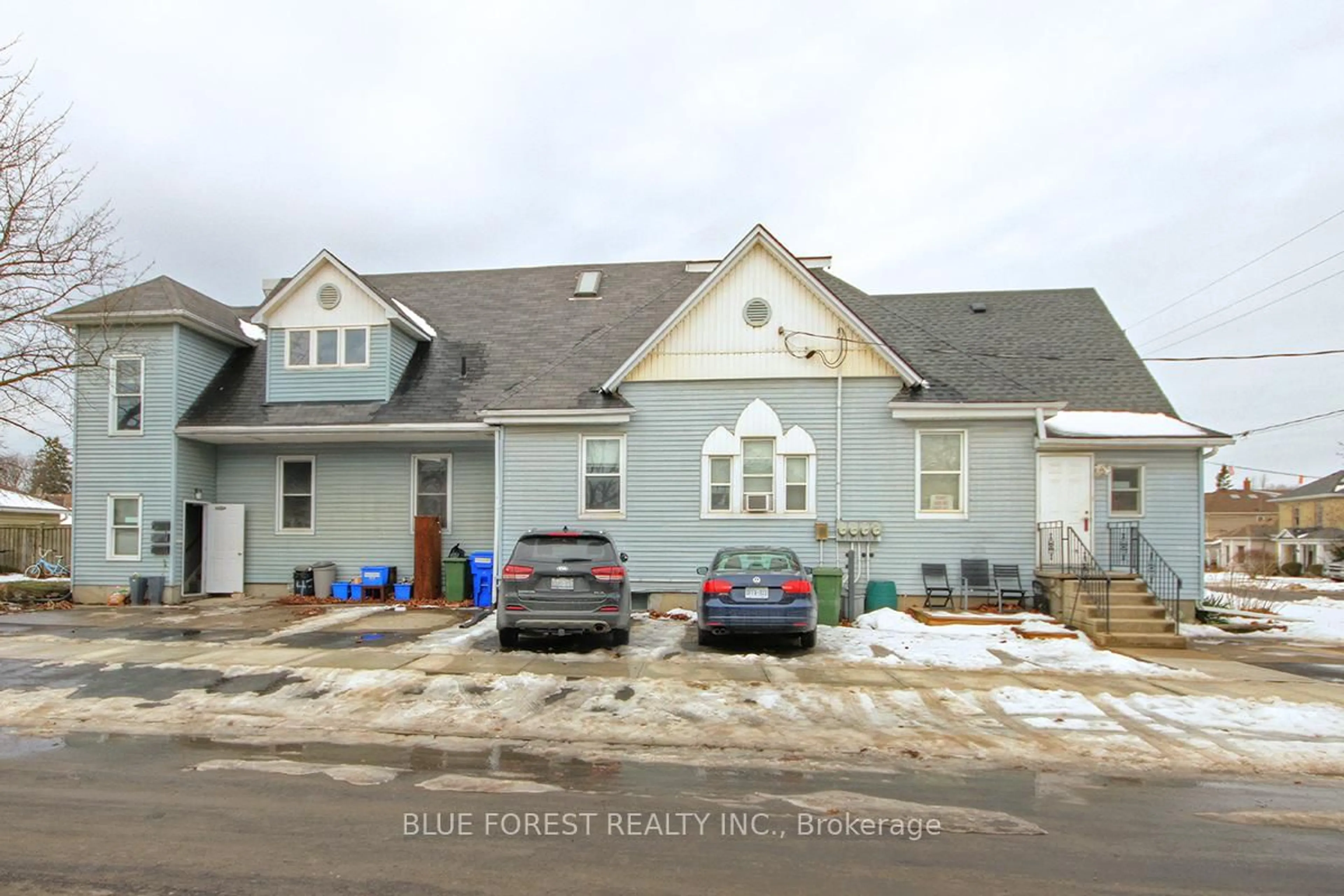 Home with vinyl exterior material, street for 47 Forest Ave, St. Thomas Ontario N5R 2J1