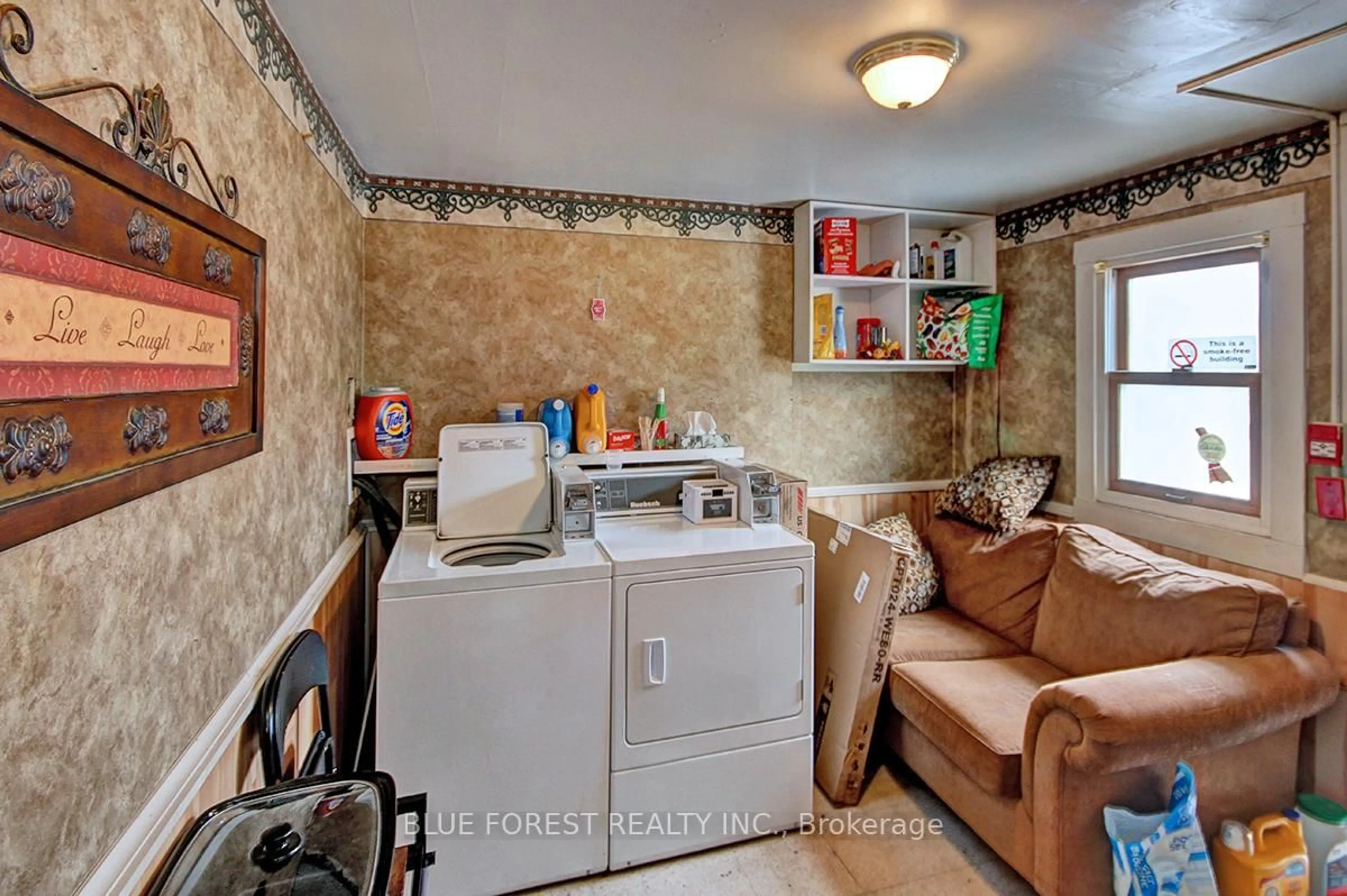 Laundry room for 47 Forest Ave, St. Thomas Ontario N5R 2J1