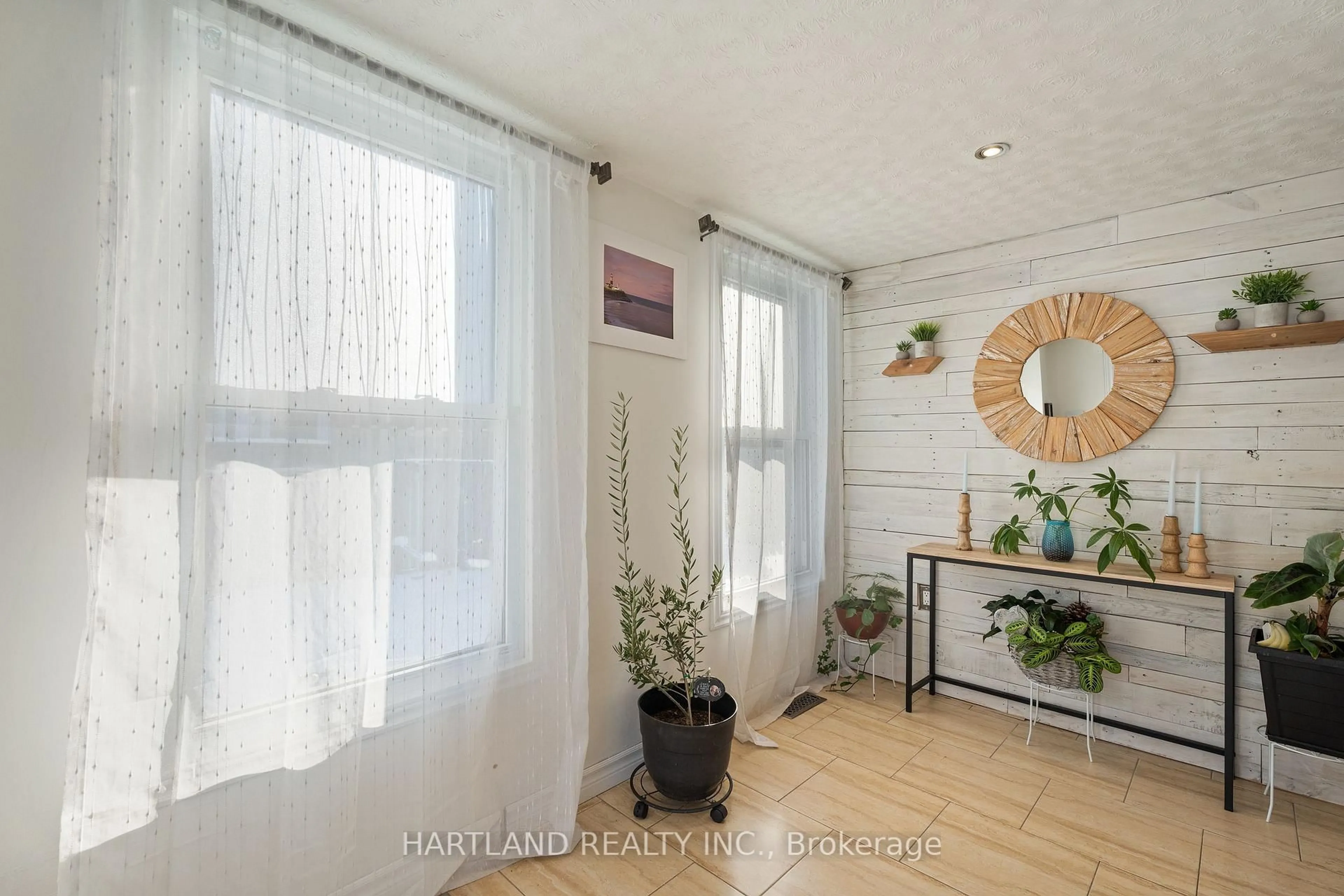 Unknown for 6150 Church's Lane, Niagara Falls Ontario L2J 3Z7