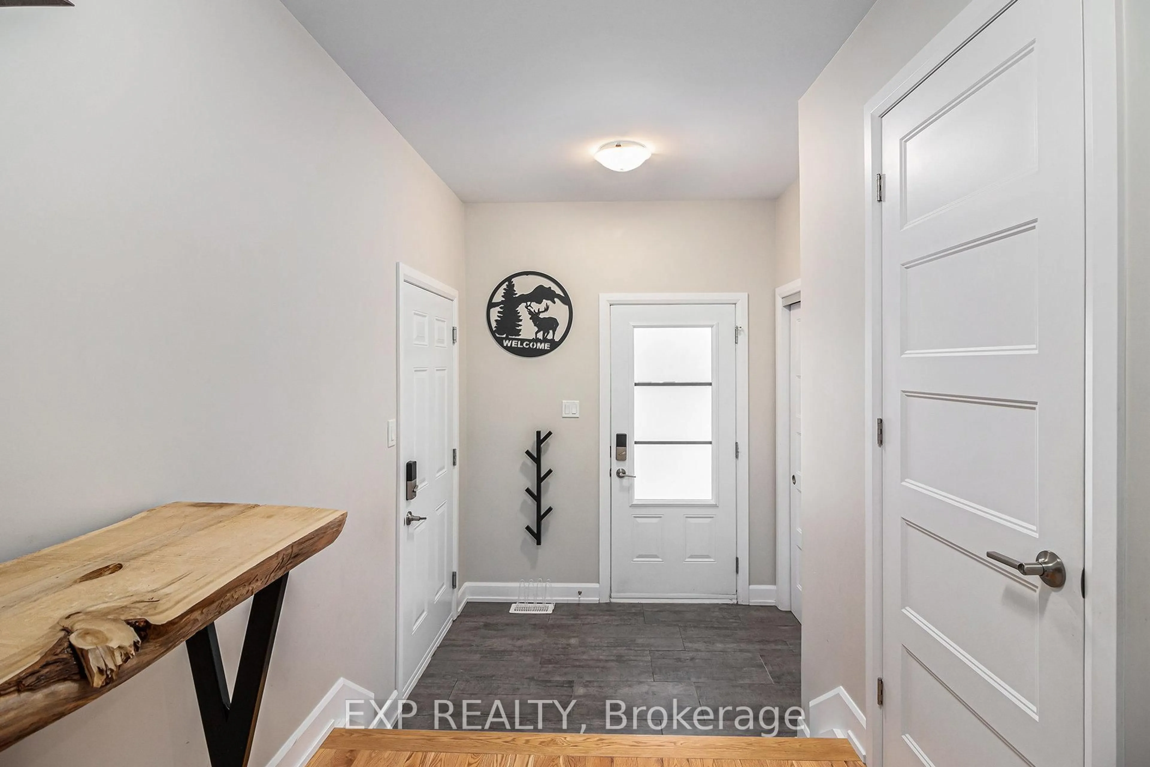 Indoor entryway for 202 Bourdeau St, The Nation Ontario K0A 2M0