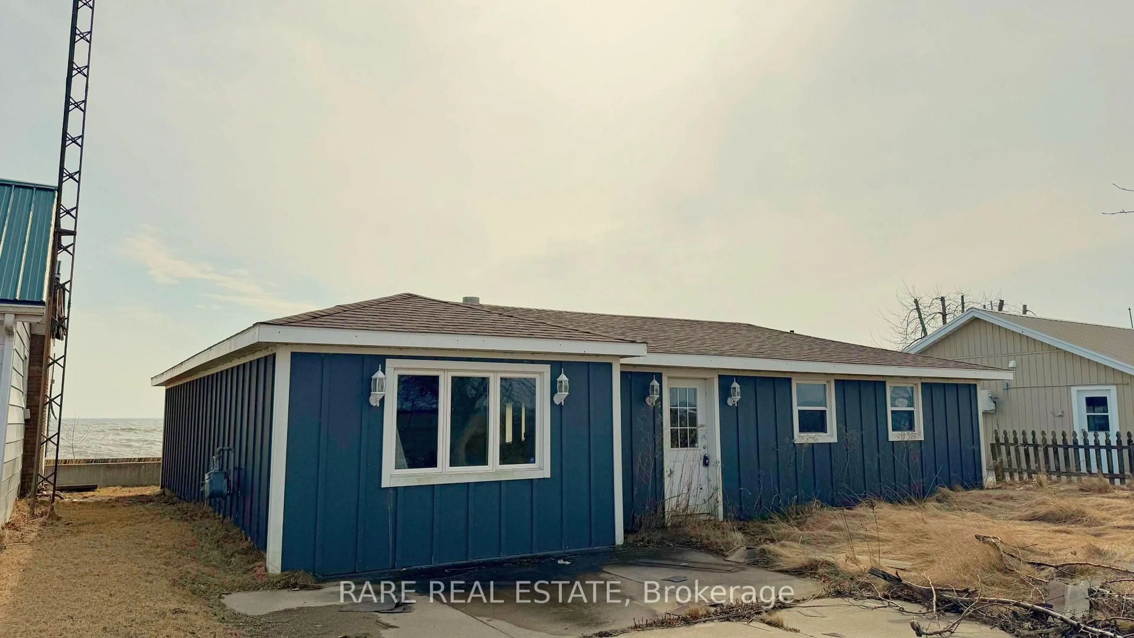 Home with vinyl exterior material, unknown for 18080 Erie Shore Dr, Chatham-Kent Ontario N0P 1A0