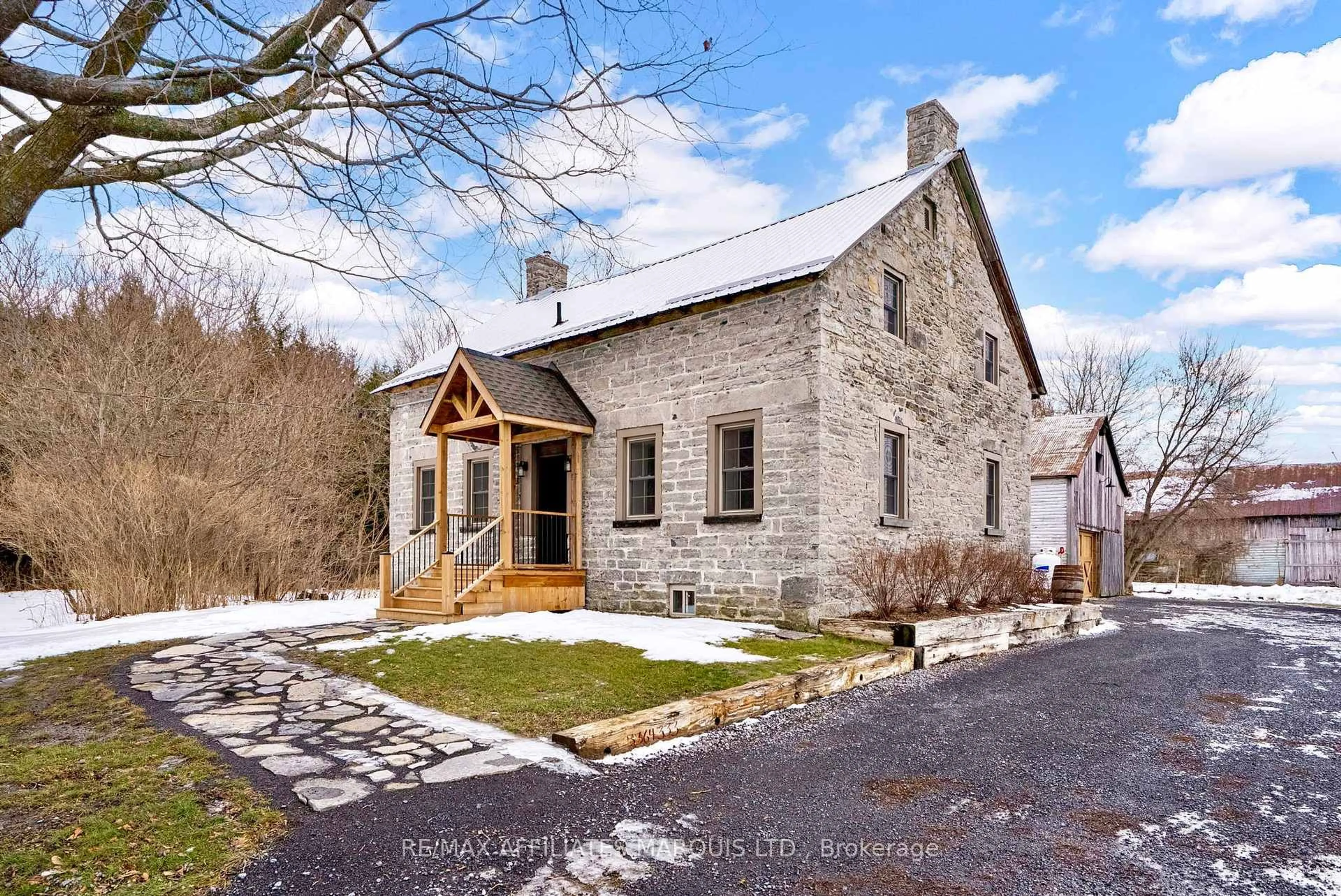 Home with brick exterior material, building for 16950 County Rd 18 Rd, South Stormont Ontario K0C 2A0