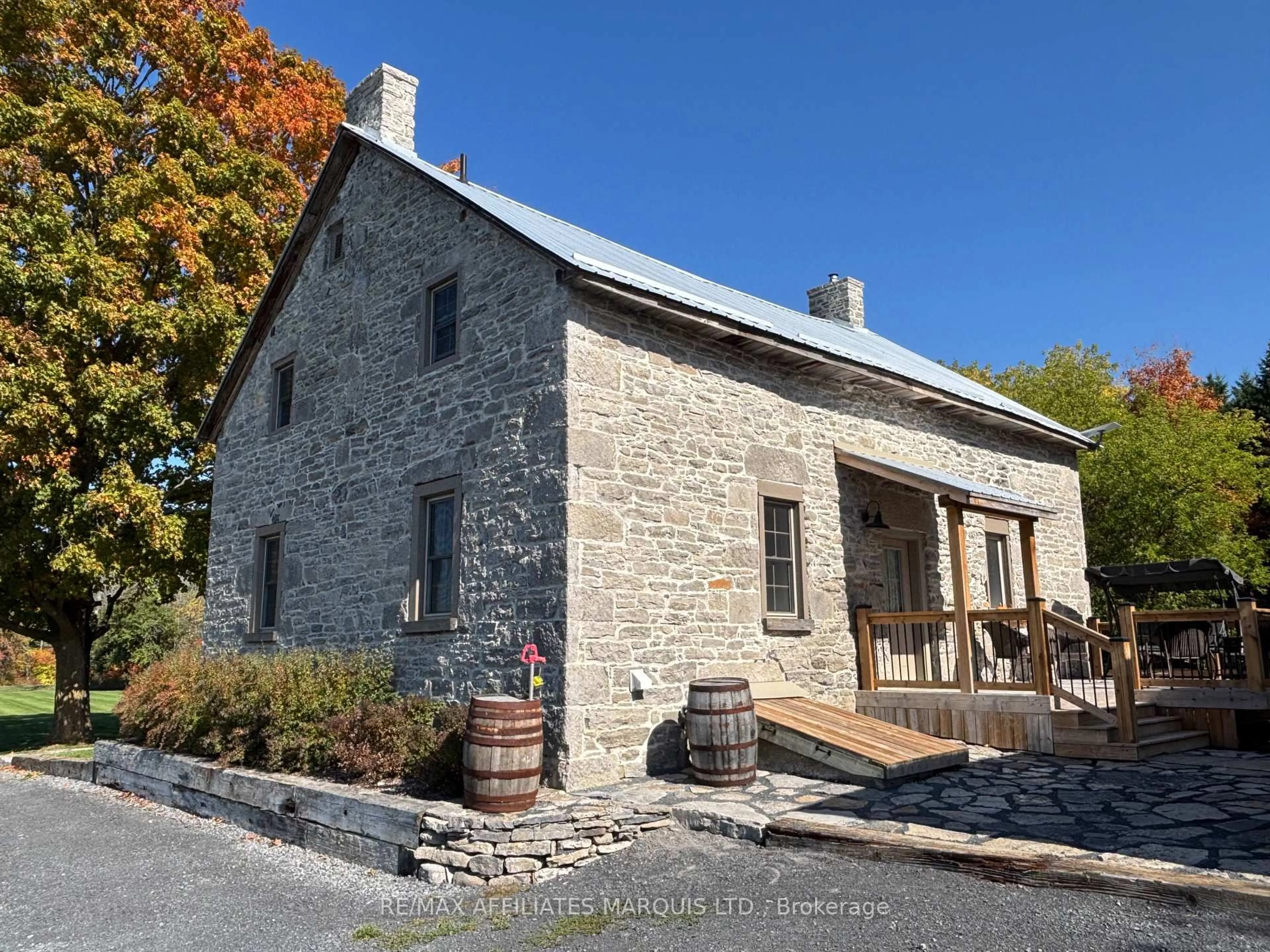 A pic from outside/outdoor area/front of a property/back of a property/a pic from drone, building for 16950 County Rd 18 Rd, South Stormont Ontario K0C 2A0