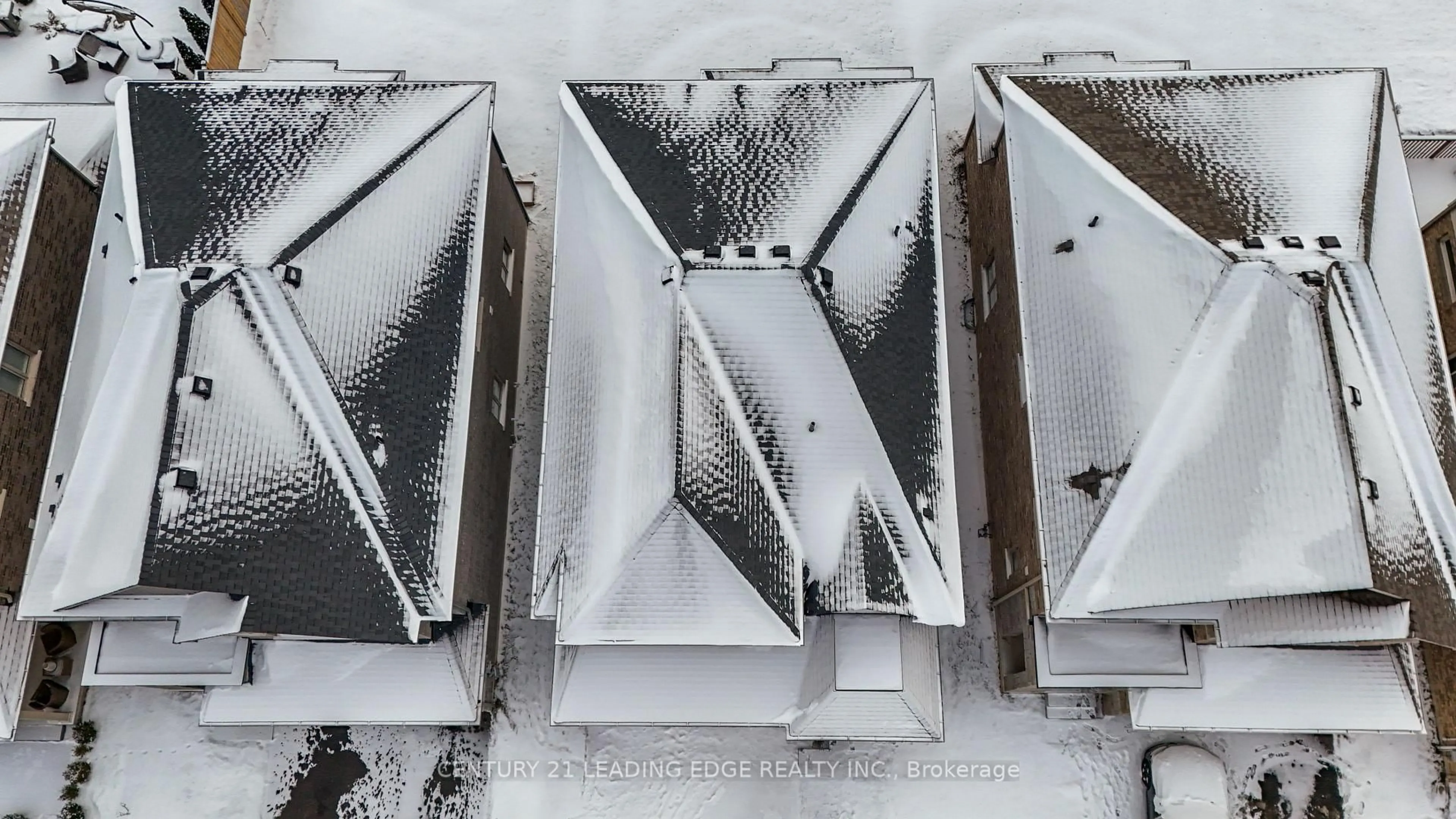 A pic from outside/outdoor area/front of a property/back of a property/a pic from drone, building for 124 Sunset Way, Thorold Ontario L0S 1A0