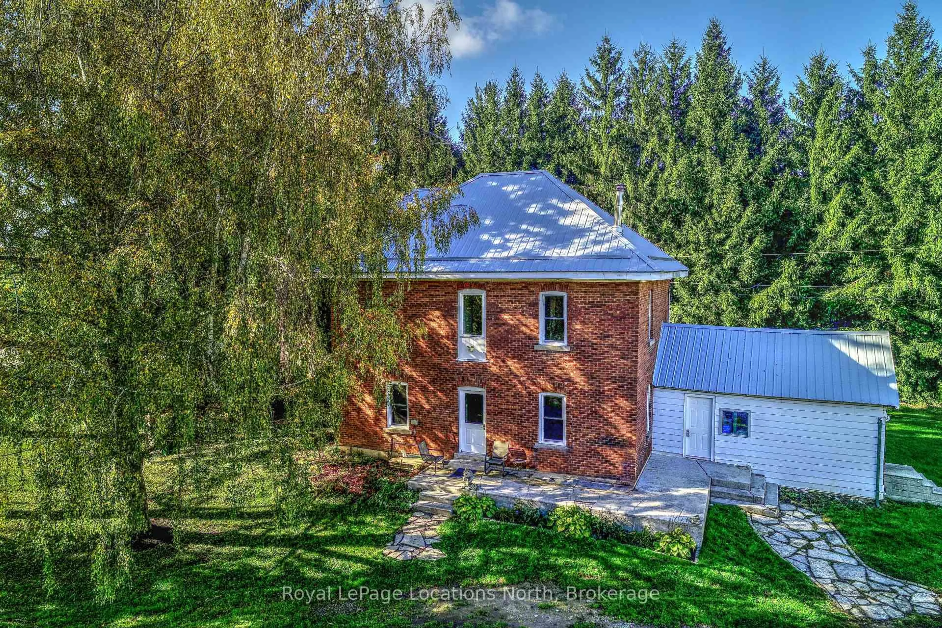 A pic from outside/outdoor area/front of a property/back of a property/a pic from drone, building for 145693 Grey Rd 12 Rd, Meaford Ontario N4L 1W5