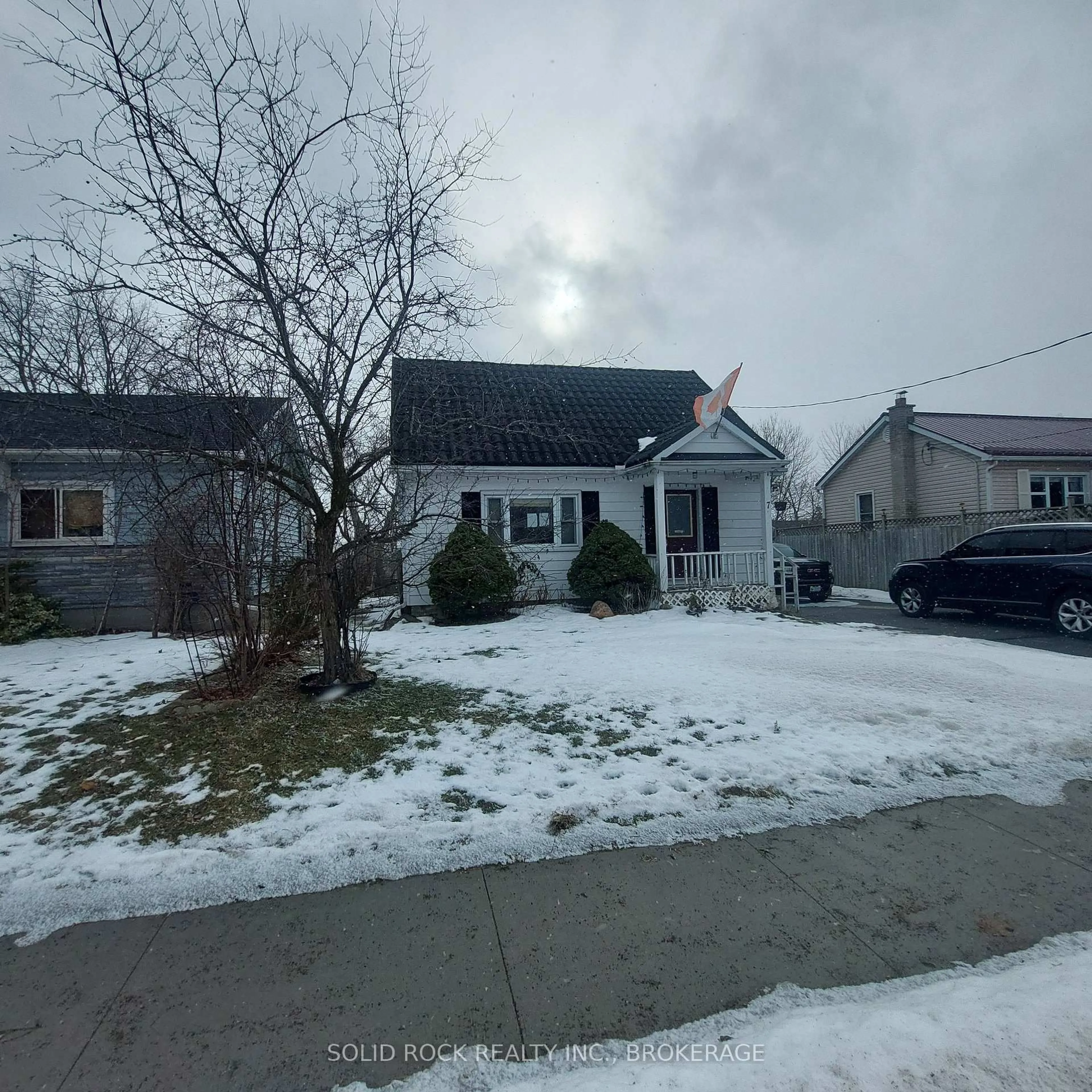 A pic from outside/outdoor area/front of a property/back of a property/a pic from drone, street for 7 Orchard Dr, Belleville Ontario K8P 2K2