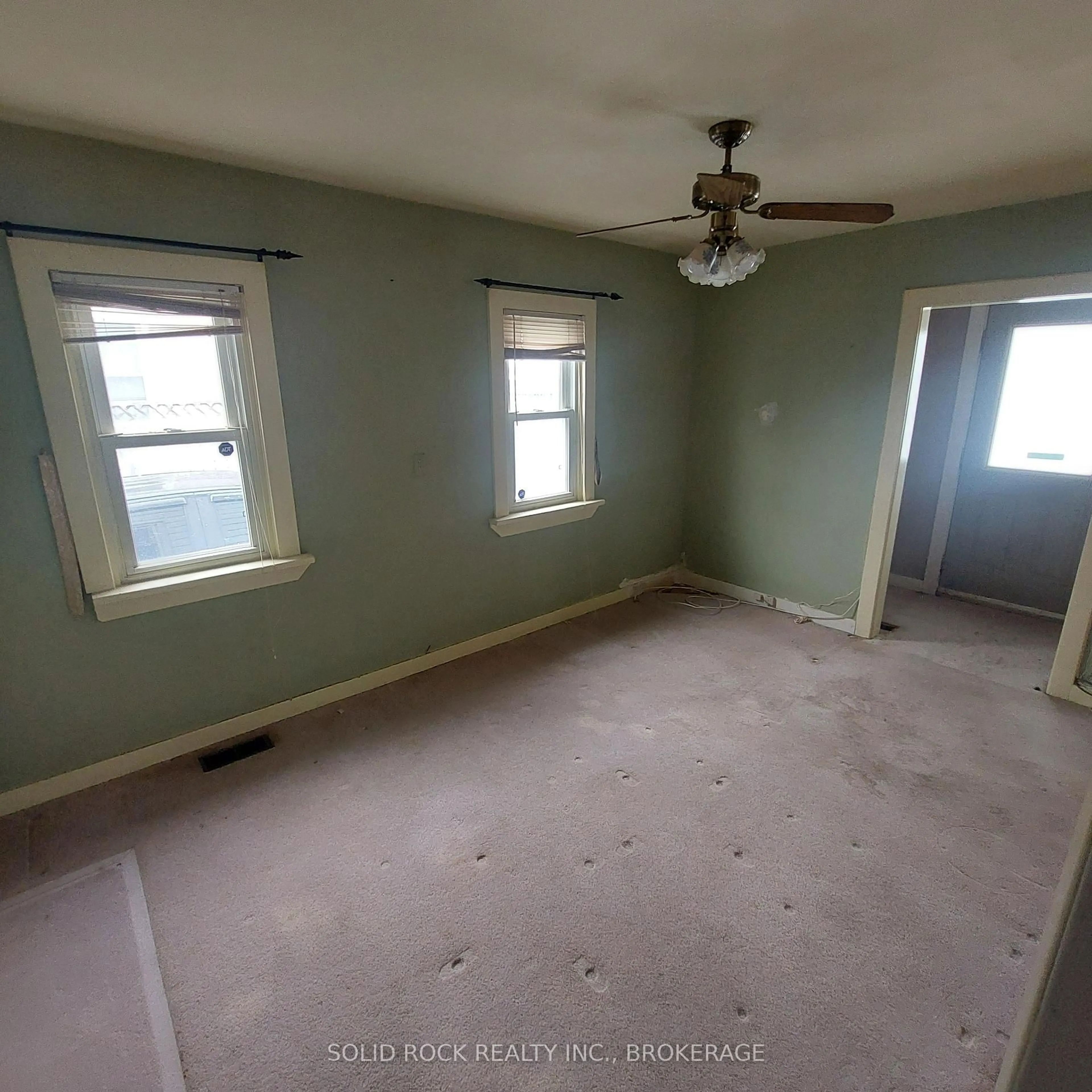 A pic of a room for 7 Orchard Dr, Belleville Ontario K8P 2K2